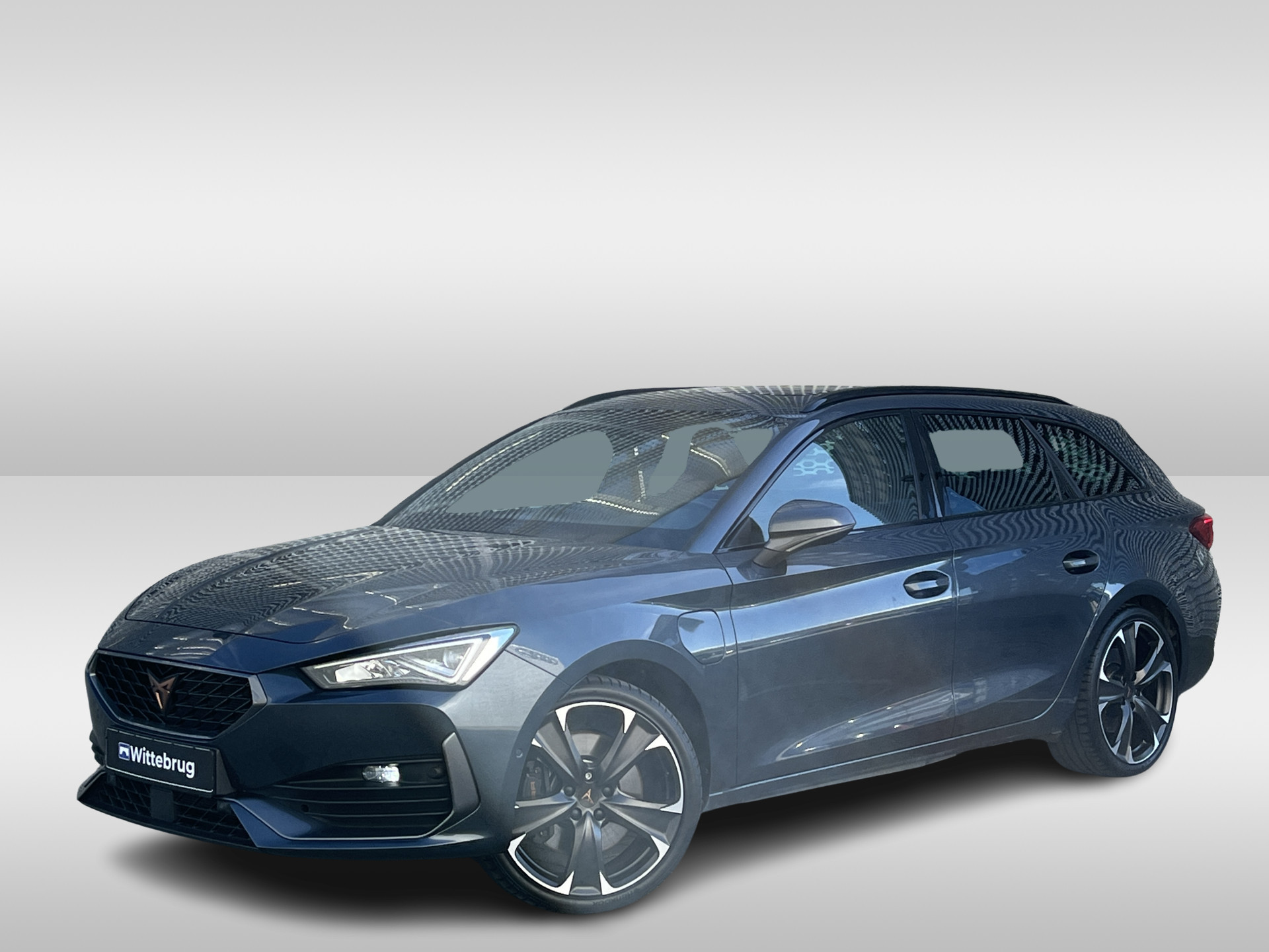 CUPRA Leon Sportstourer 1.4 e-Hybrid 245pk DSG VZ Performance / Panoramadak / SuperSport Stuur / Memory / Camera / Stuur & Stoelverwarming / 19