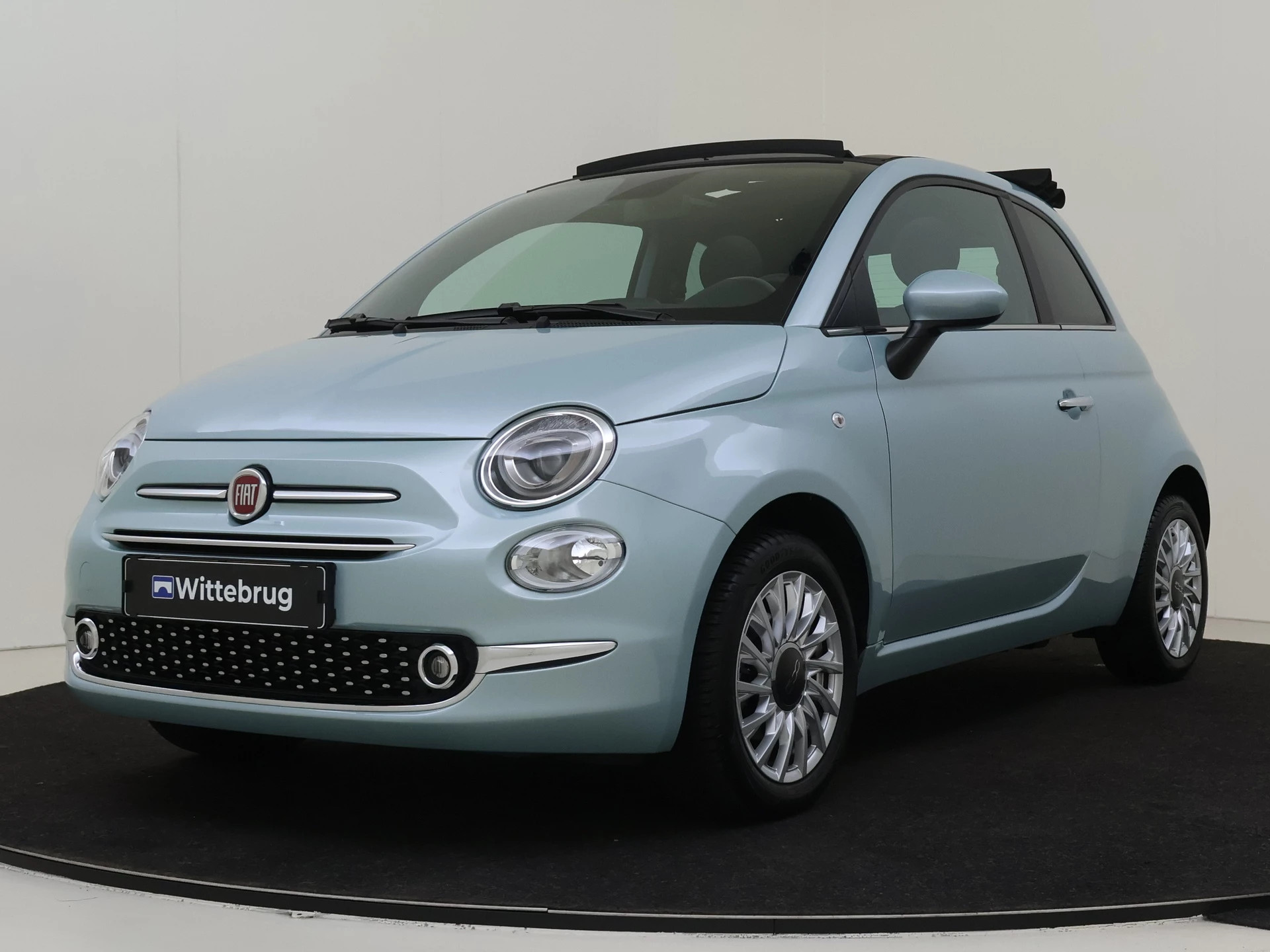Fiat 500C 1.0 70PK Hybrid Dolcevita | Cabrio | Climate control | Parkeerhulp | Regen en Licht sensor |