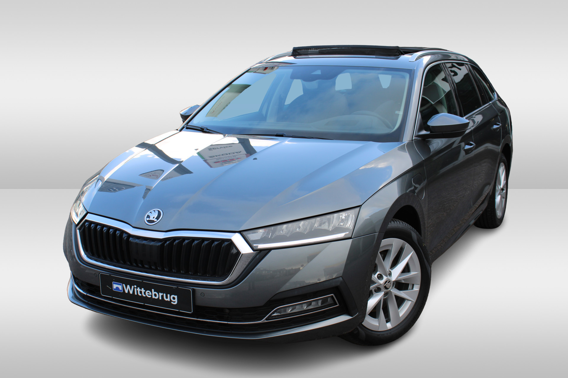 Škoda Octavia Combi 1.4 TSI iV PHEV Style DSG Automaat /  Panoramadak / Digital cockpit / LM 17 inch / Camera / Parkeersensoren