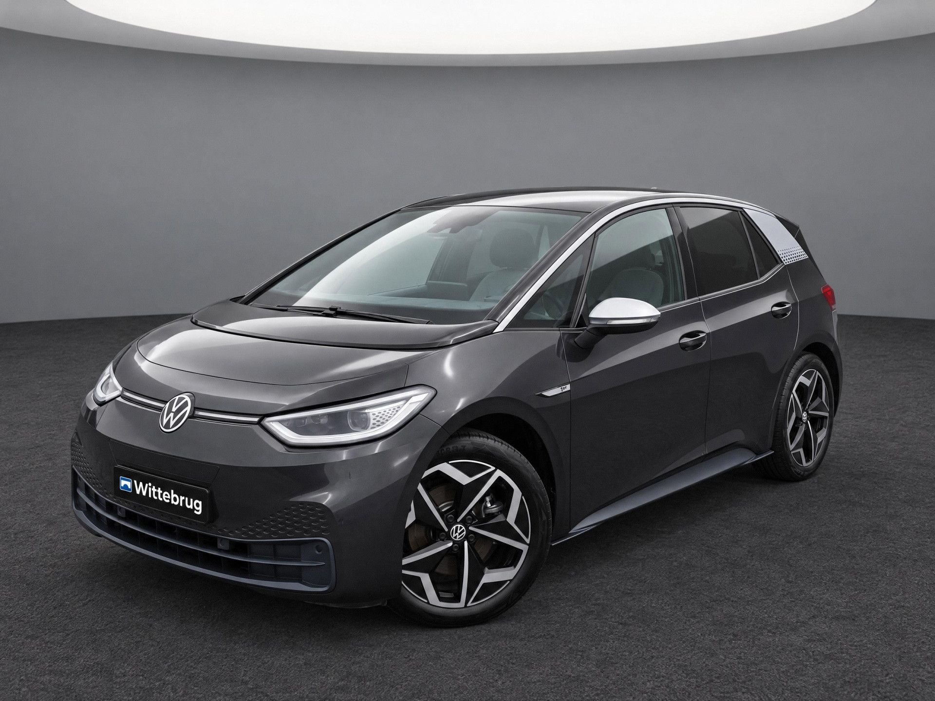 Volkswagen ID.3 First Plus 58 kWh 204pk / Navigatie / Matrix LED / LM 19 inch / Camera Parkeersensoren / APP