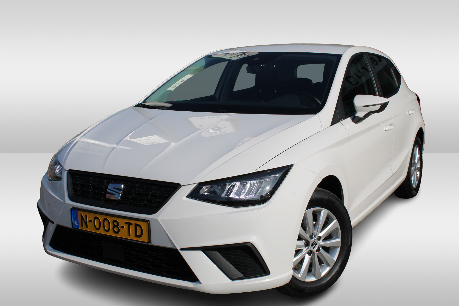 SEAT Ibiza 1.0 EcoTSI 95pk Style / Navigatie by APP / LM velgen / Parkeersensoren A / LED / Climatronic Airco Facelift model!