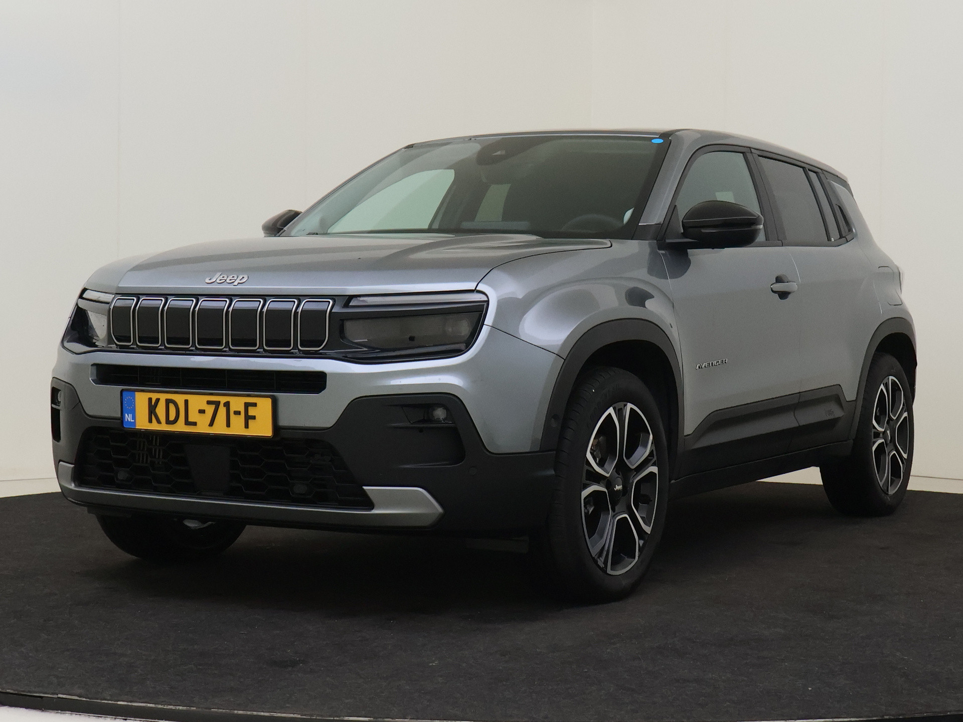 Jeep Avenger 1.2 e-Hybrid Summit