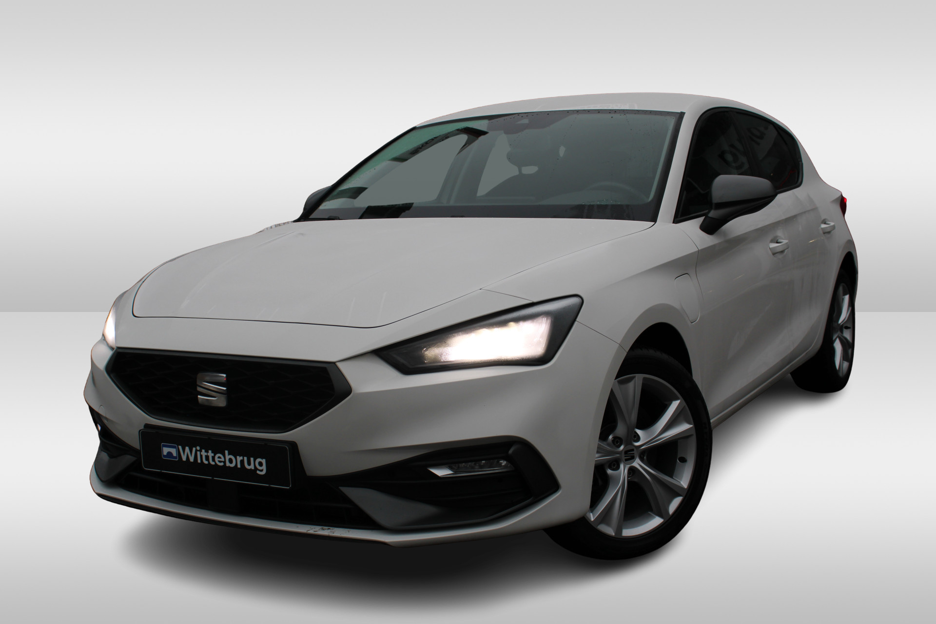 SEAT Leon 1.4 TSI eHybrid 204pk PHEV FR DSG Automaat / Navigatie / LED / Parkeersensoren A / Digital cockpit / Verwarmb stoelen  / 17''LMV