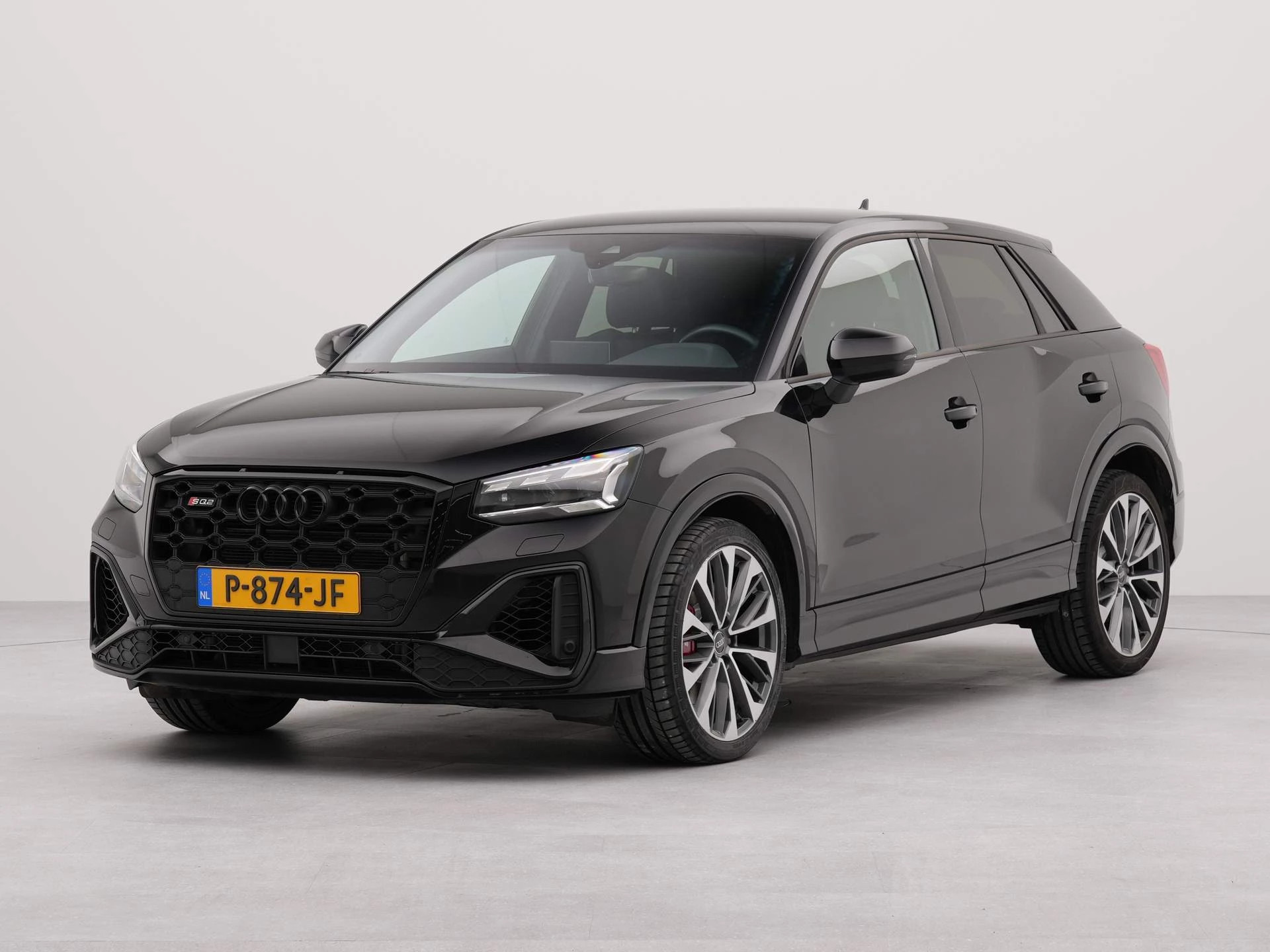 Audi SQ2 S-tronic quattro 2.0 TFSI quattro 300pk automaat | Navigatie | Sportstoelen | Getint glas | 19
