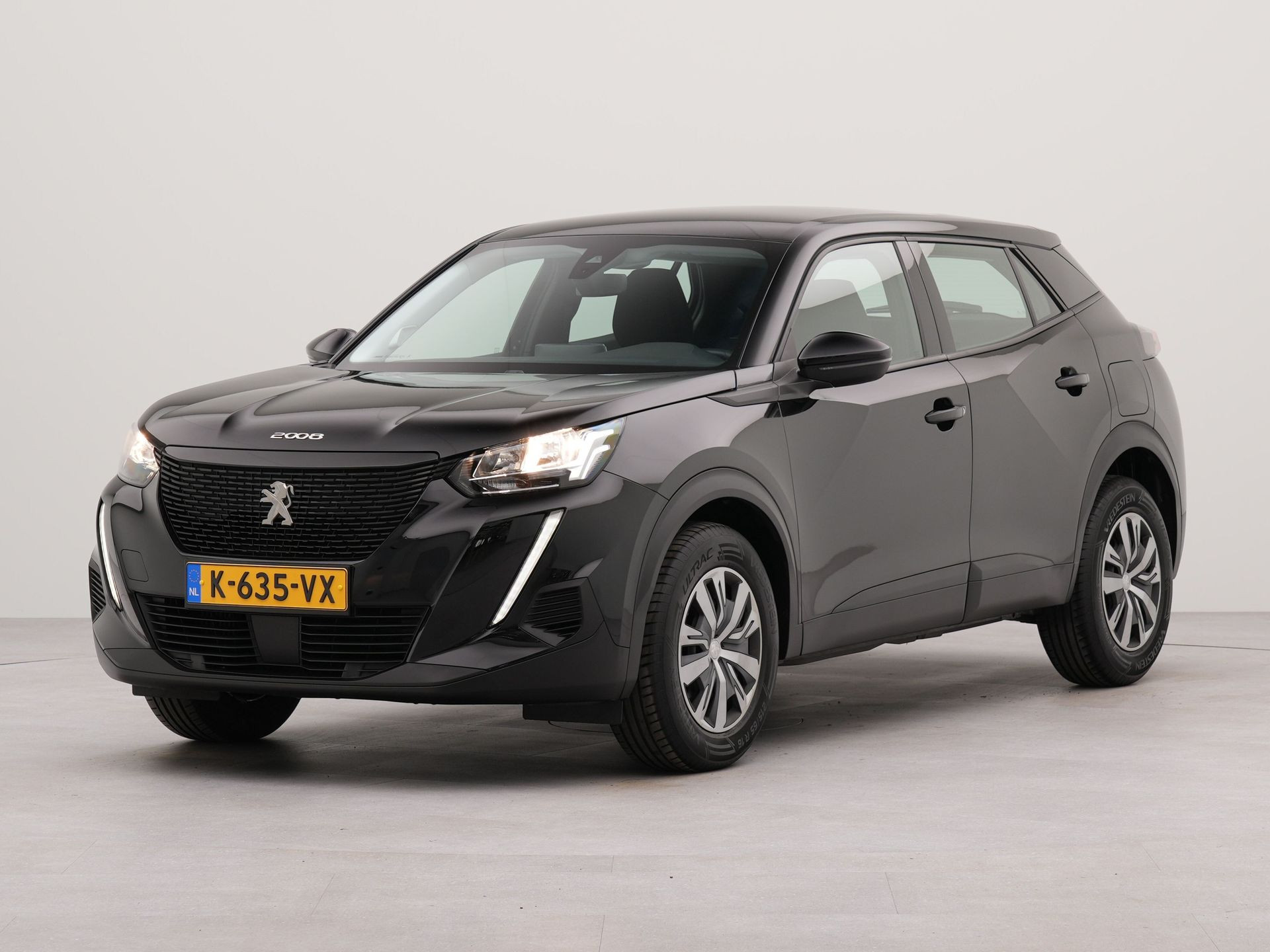 Peugeot 2008 1.2 PureTech Active | Apple carplay | Parkeersensoren achter | Airco | Cruisecontrol | Navigatie |