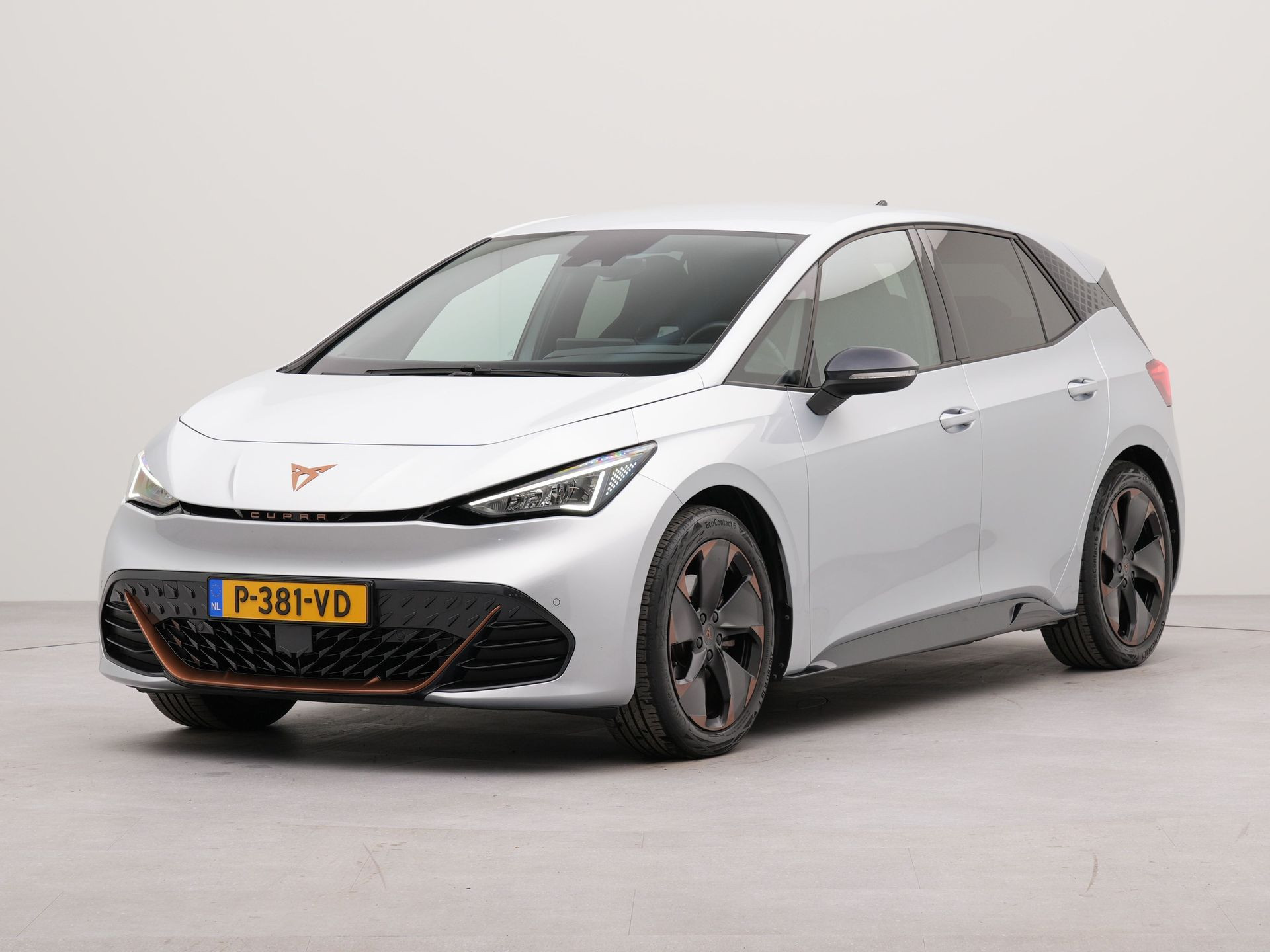 CUPRA Born Adrenaline One 62 kWh | Apple Carplay | Navigatie | Achteruitrij camera | Parkeersensoren voor en achter | Bluetooth | Verwarmbare voorstoelen |