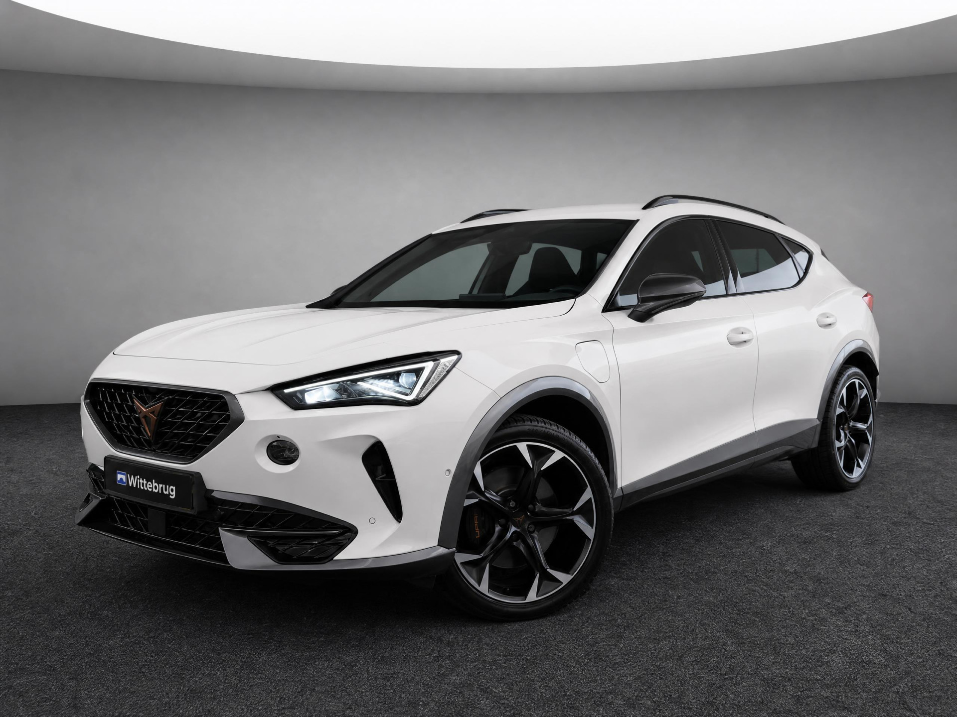 CUPRA Formentor 1.4 e-Hybrid 245PK VZ Black Edition / SOH 91% / Panoramadak / SuperSport Stuur  / Memory Seat / Achteruitrijcamera / Elektrische Achterklep / Stuur + Stoelverwarming
