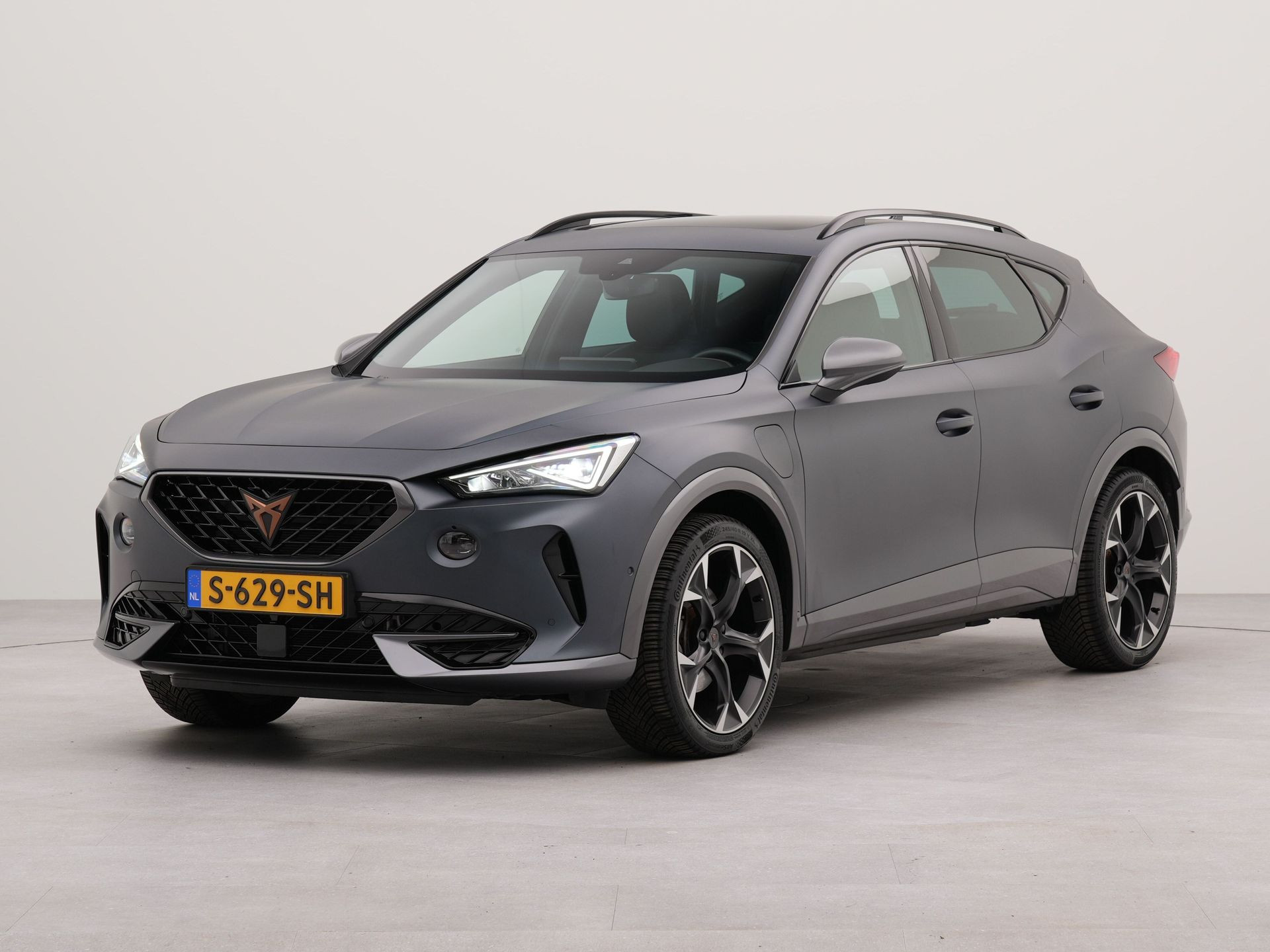 CUPRA Formentor 1.4 TSI e-Hybrid Performance Automaat | Apple Carplay |  Electr. Panorama schuifdak |  Acheruitrij camera | Navigatie | Parkeersensoren voor en achter |