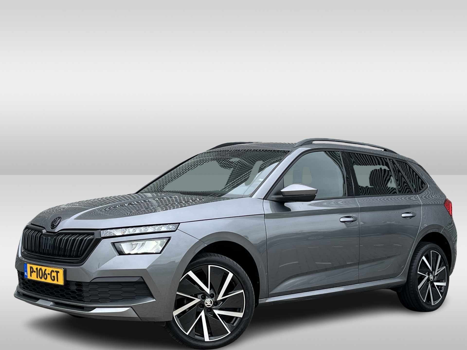 Škoda Kamiq 1.0 TSI Sport Business / Digitaal dashboard / Navigatie / App connect / Parkeersensoren achter / Lichtmetaal 18 inch /