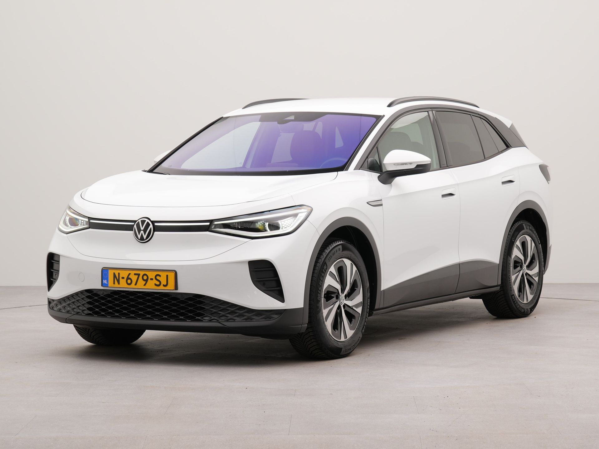 Volkswagen ID.4 Pure 52 kWh | SoH 93,6% | Apple Carplay | Navigatie | Achteruitrij camera | Parkeersensoren voor en achter | Wifi | Spraakbediening | Voorstoelen verwarmd | Warmtewerende voorruit |