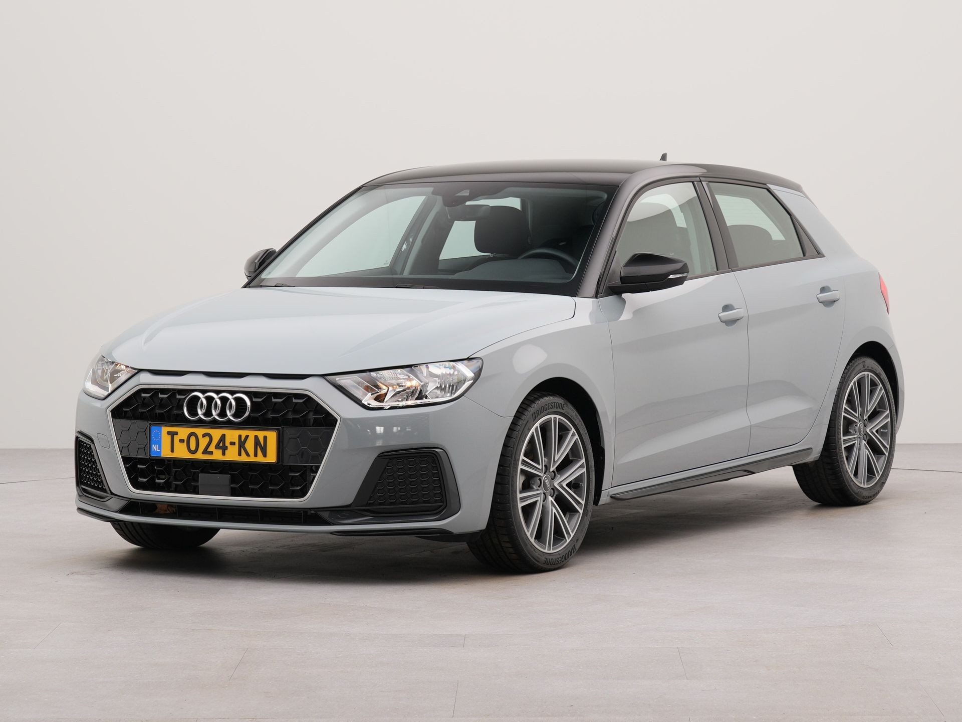 Audi A1 Sportback 30 TFSI Advanced edition | Apple Carplay | Warmtewerend voorruit | Parkeersensoren achter | Cruise control | Bluetooth |