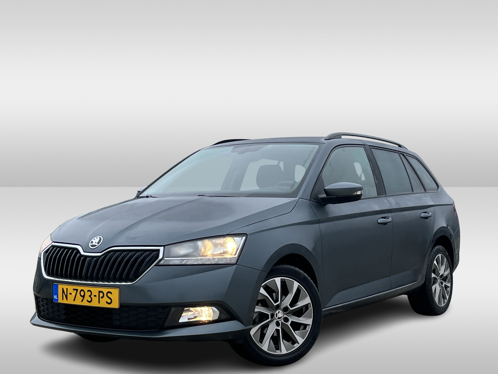 Škoda Fabia Combi 1.0 TSI 95PK Business Edition / App-Connect / Parkeersensoren Achter / 16