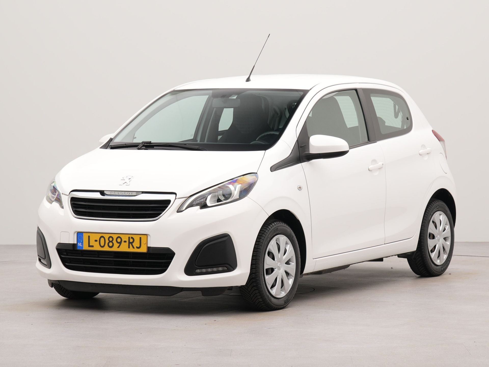 Peugeot 108 1.0 e-VTi Active | Bluetooth | Airco |