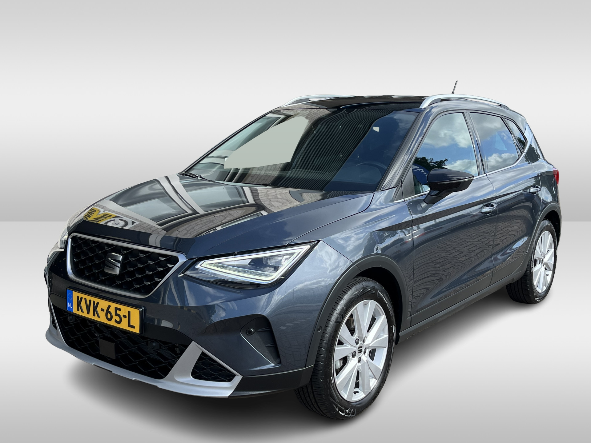 SEAT Arona 1.0 TSI Xperience Connect / AUTOMAAT/ DIGITAL DASH/ ADAPT-CRUISE/ NAVI/ FULL LINK/ CLIMATE/ STOELVERWARMING/ KEYLESS/ PARK. SENSOREN + CAMERA