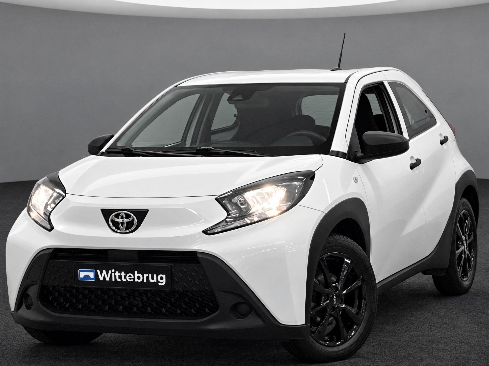 Toyota Aygo X 1.0 VVT-i MT BLACK PACK | CARPLAY / NAVIGATIE BY APP !
