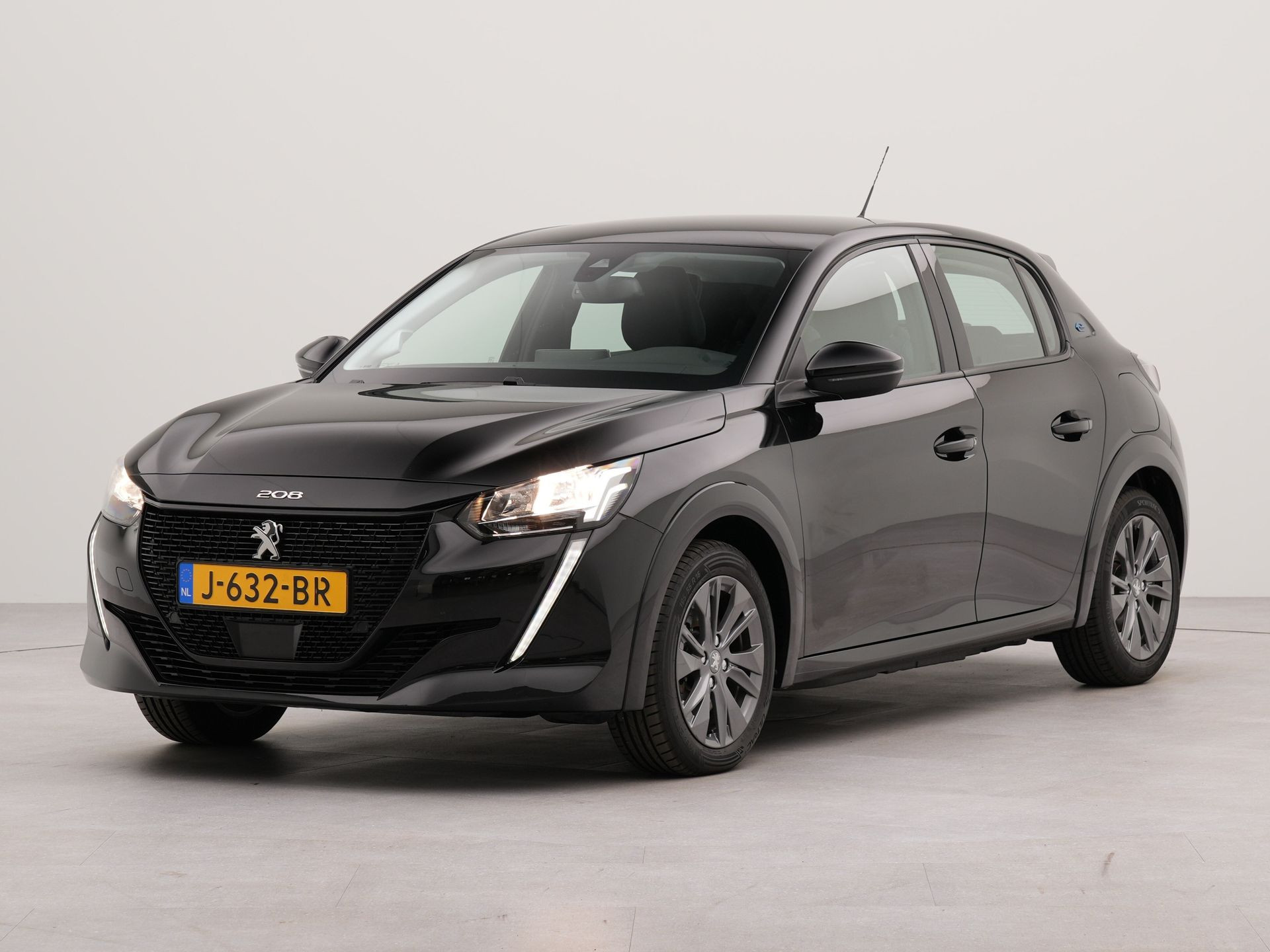 Peugeot e-208 EV Allure 50 kWh | Apple Carplay | DAB | Lane Assist | Cruise Control | Keyless Start |