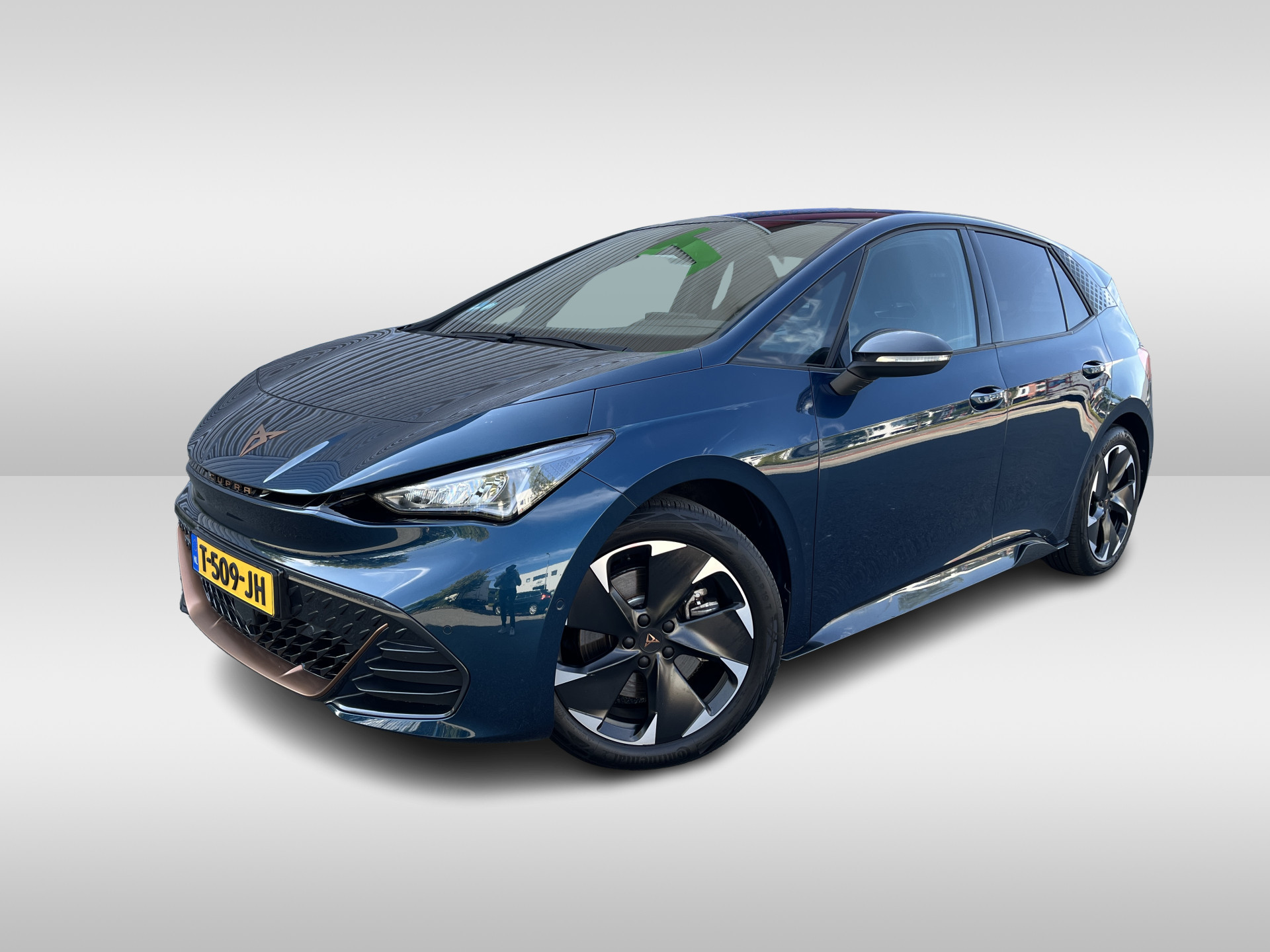 CUPRA Born Adrenaline 62 kWh / Navigatie / Achteruitrij camera / 19'' LMV  HAL