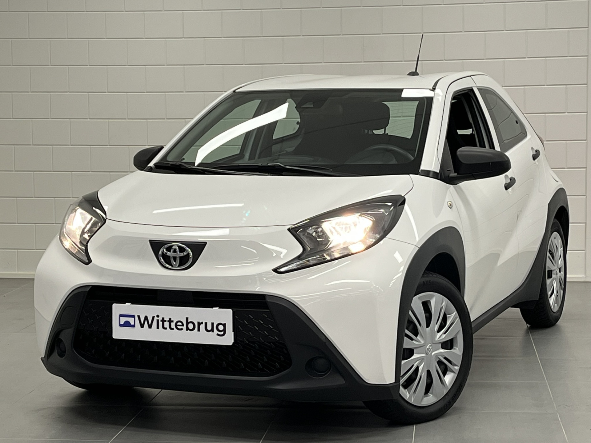 Toyota Aygo X 1.0 VVT-i MT APPLE CARPLAY / ANDROID AUTO | AIRCO | ELEKTRISCHE RAMEN P4