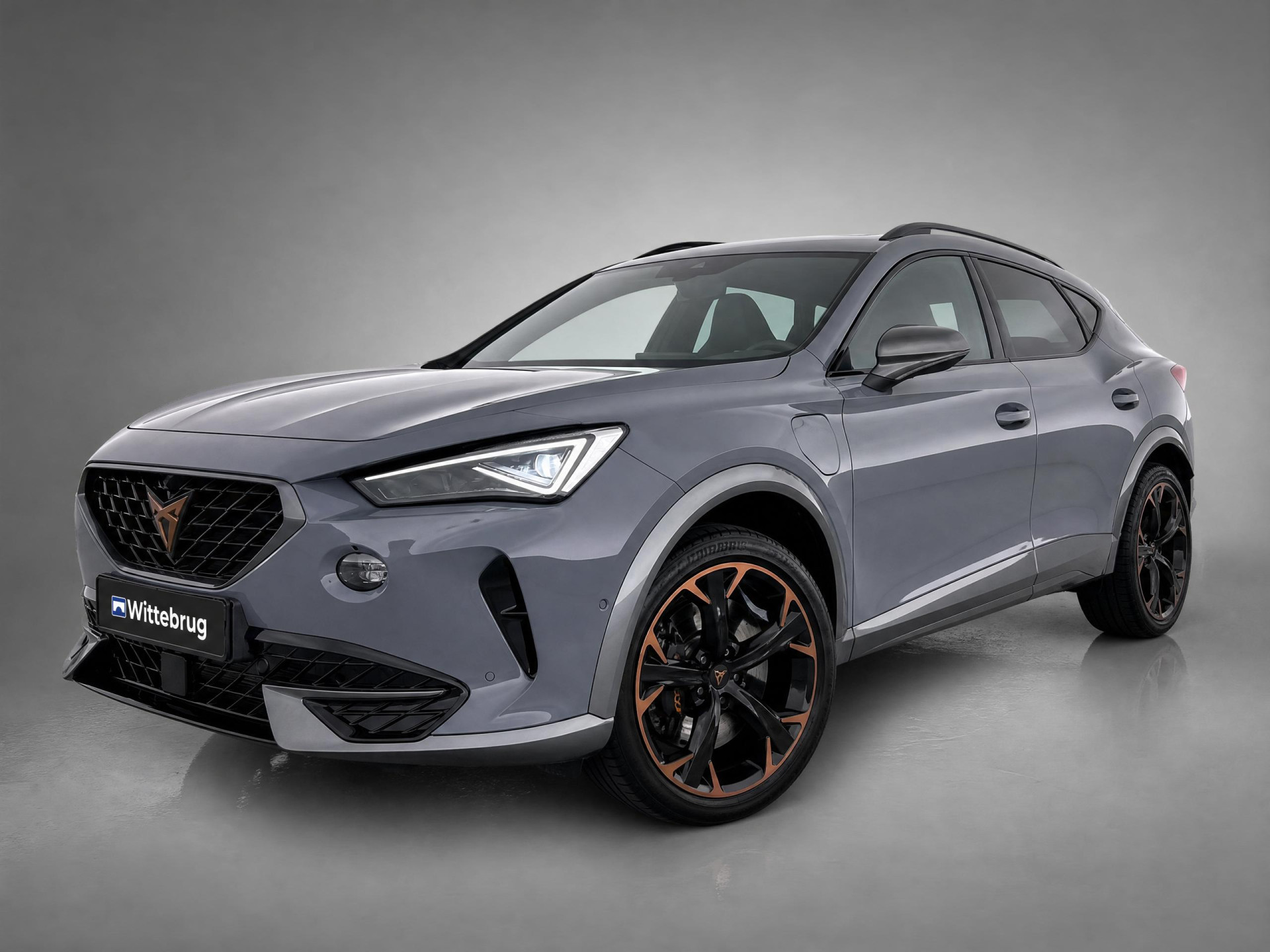 CUPRA Formentor 1.4 e-Hybrid 245PK VZ Black Edition / Panoramadak / Zwenkbare Trekhaak / 360 Camera / Memory Seat / Stuur + Stoelverwarming / Elektrische Achterklep **