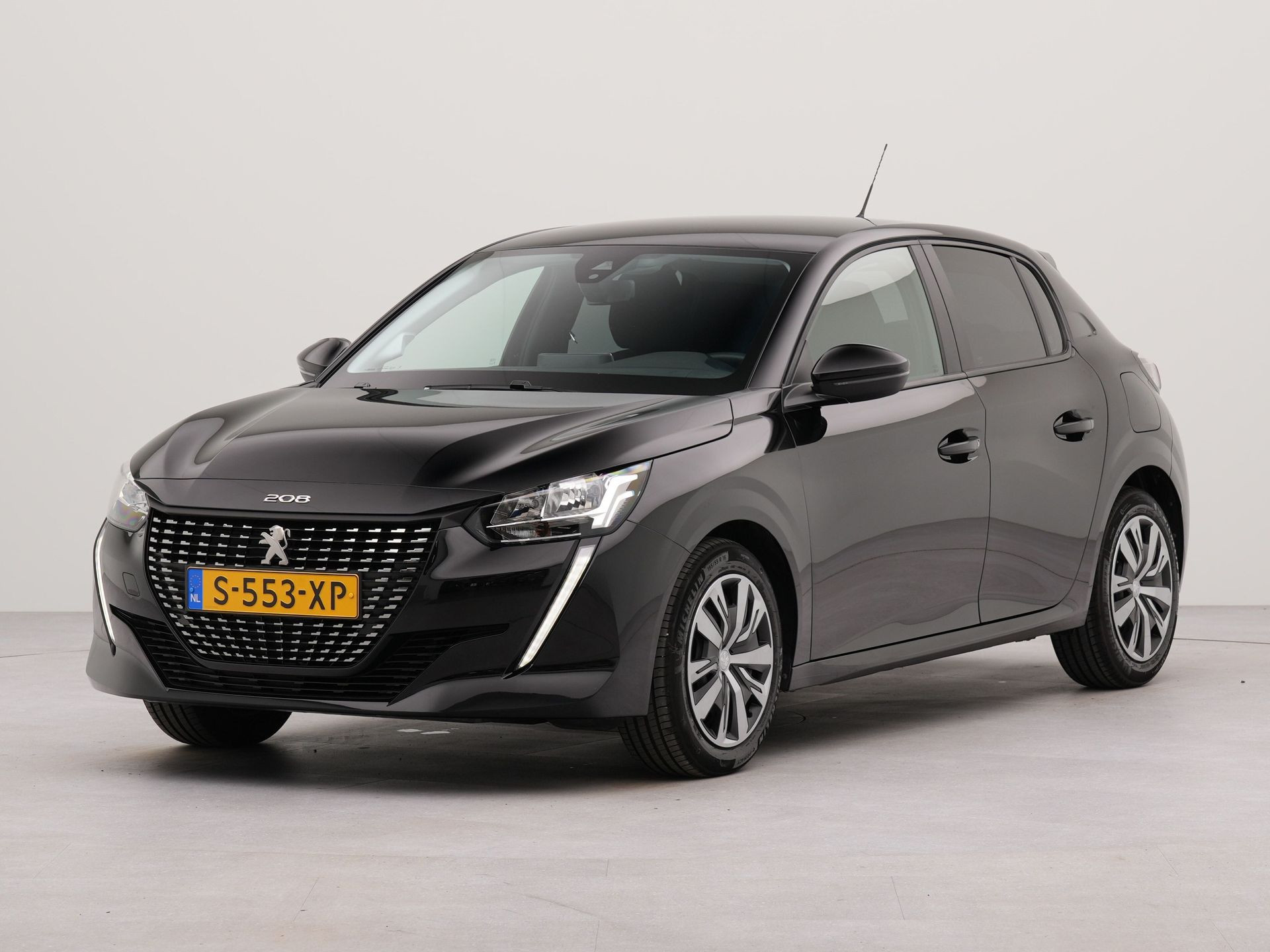 Peugeot 208 1.2 PureTech Active Pack | Appconnect | Bluetooth | Parkeersensoren achter |