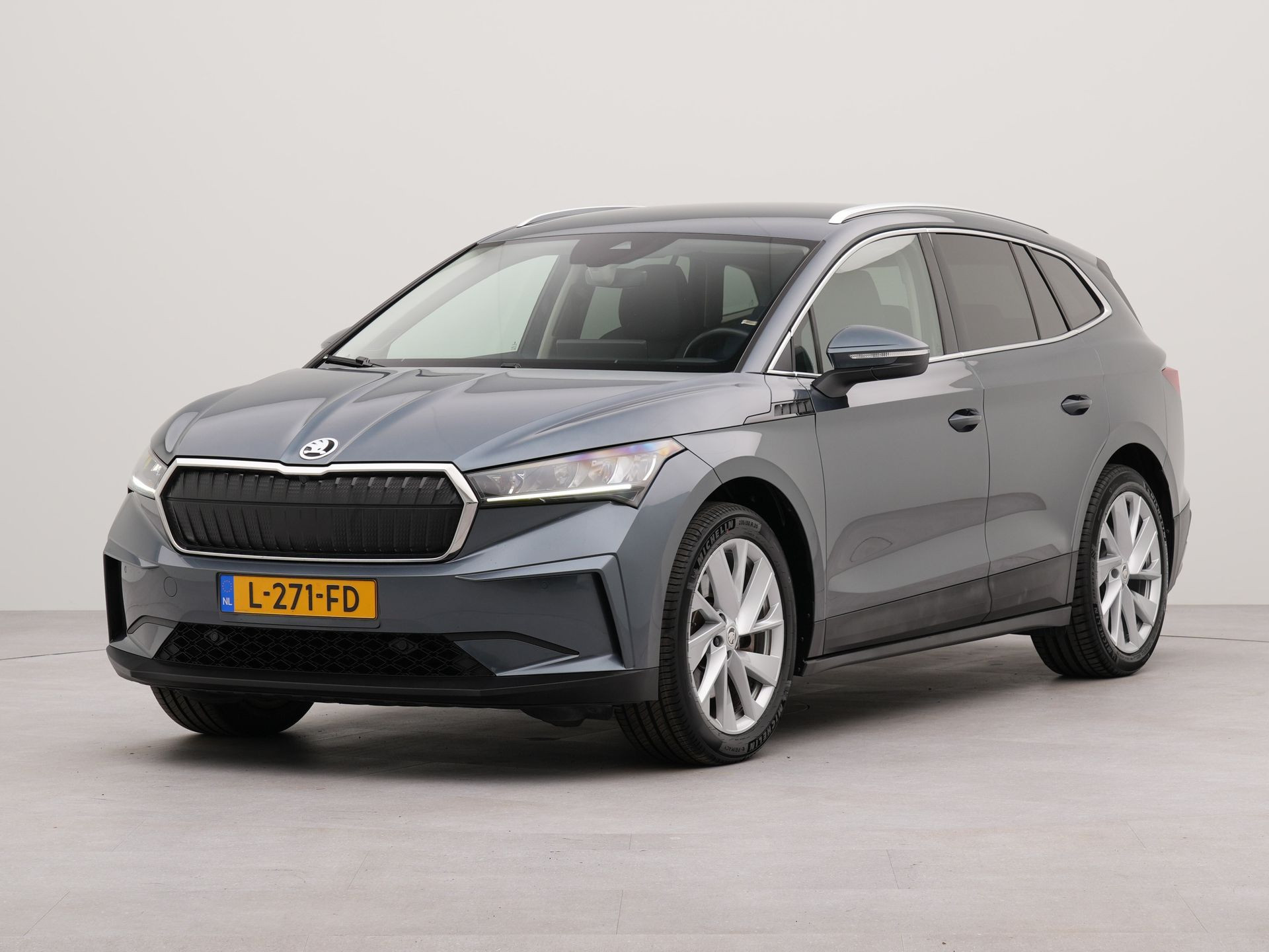 Škoda Enyaq iV 80 | Apple Carplay | Navigatie | Infotainment | Warmtepomp | Achteruitrij camera | Parkeersensoren voor en achter | Spraakbediening |