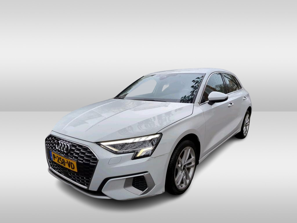 Audi A3 Sportback 30 TFSI Advanced edition / AUTOMAAT/ NAVI/ CLIMA/ PARK. SENSOREN/ LED/ 17