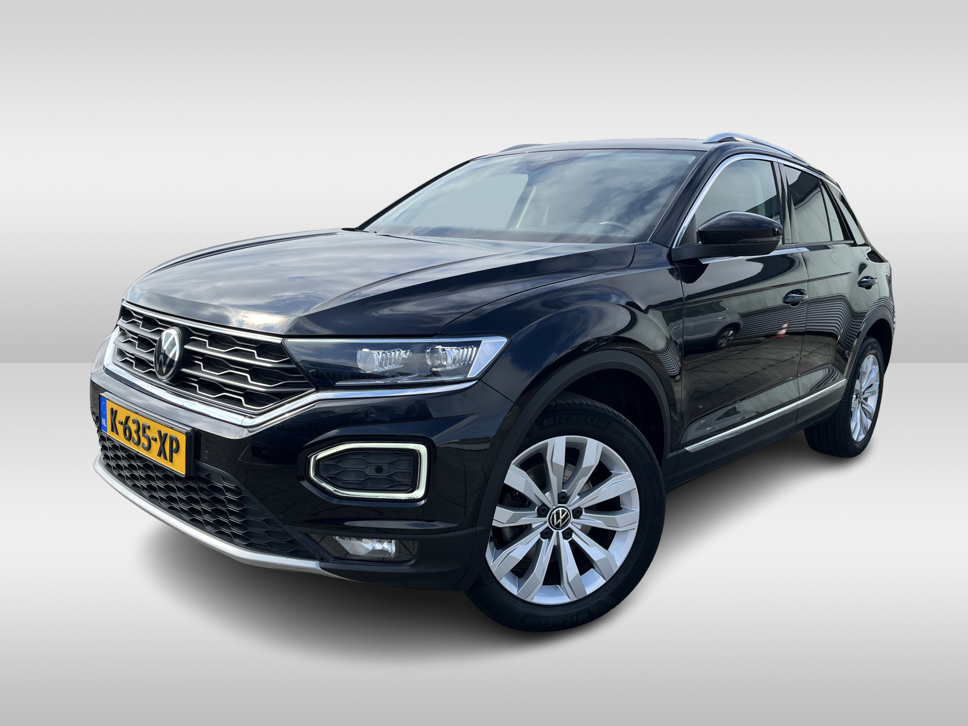 Volkswagen T-Roc 1.5 TSI 150pk Sport Executive DSG Automaat Navigatie / Parkeersensoren / Winterpakket / El. Achterklep / Clima / LED