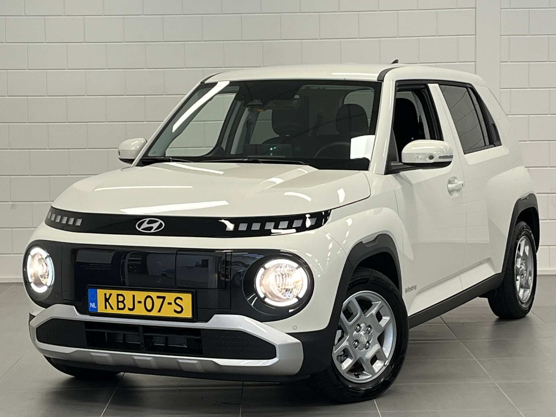 Hyundai Inster Pulse 49 kWh LONG RANGE | NAVIGATIE | CLIMATE CONTROL | DEMOVOORDEEL!