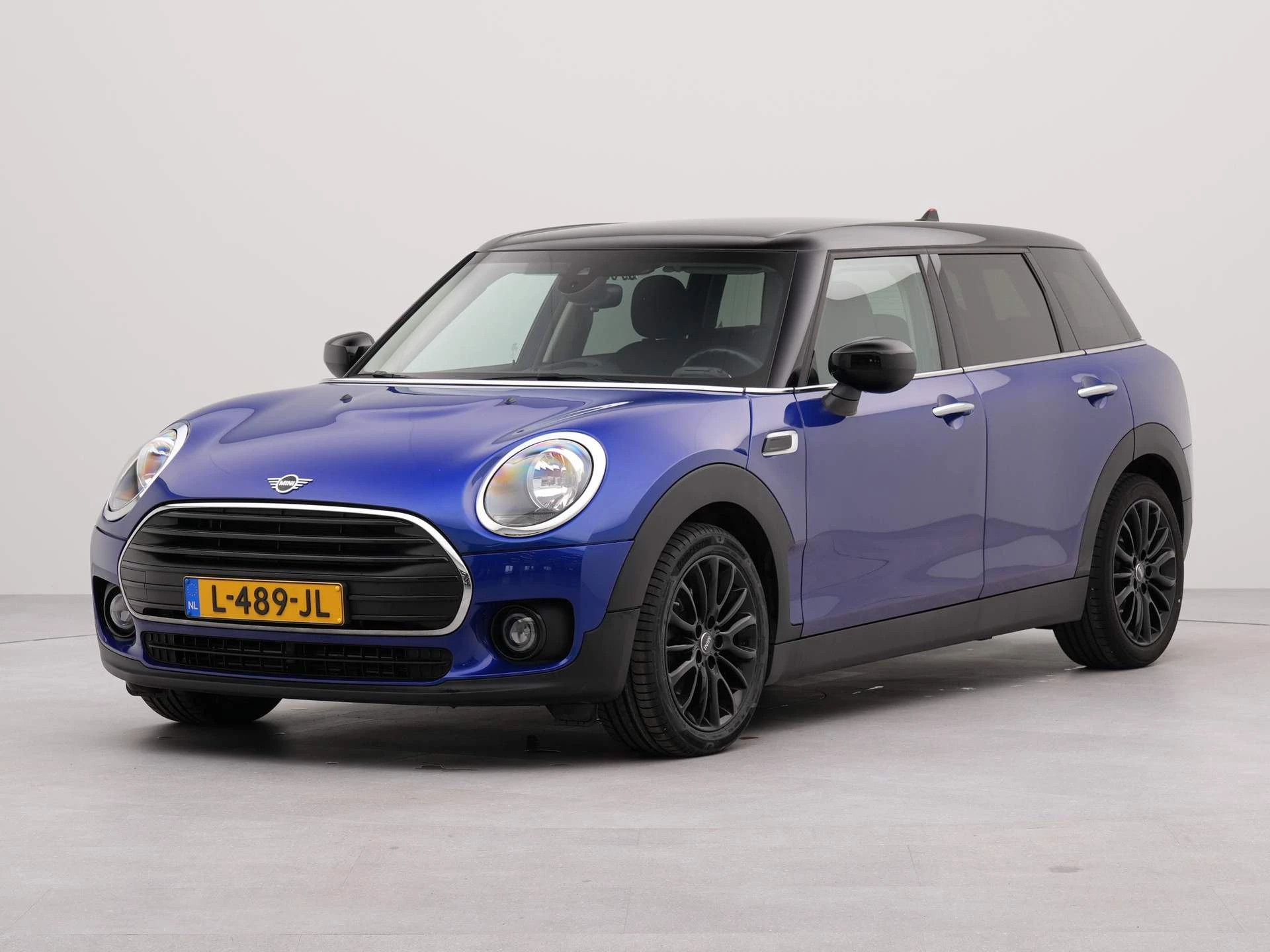 MINI Clubman Mini 1.5 Cooper Business Edition | Navigatie | Airco | Bluetooth | Automaat | Extra getint glas | PDC |