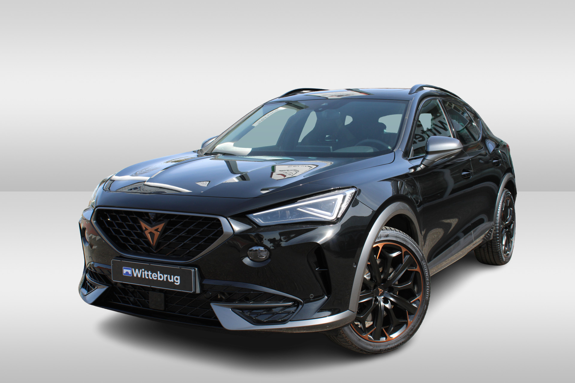 CUPRA Formentor 1.4 e-Hybrid 245pk Performance DSG Automaat / Panorama dak / LM 19 inch / LED Matrix / 360 Camera / Elektr klep