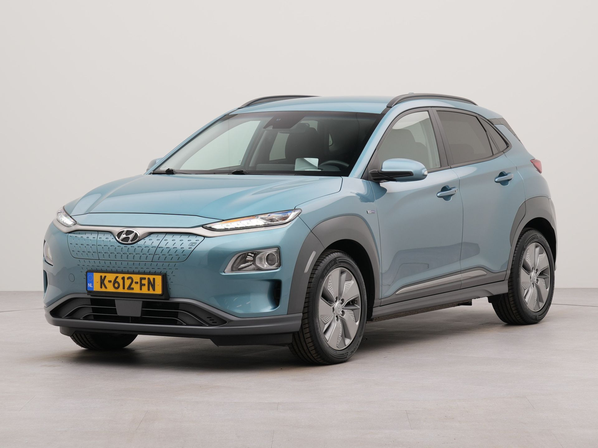 Hyundai Kona EV Fashion 64 kWh | Apple Carplay | Achteruitrijcamera | Parkeer sensoren achter |