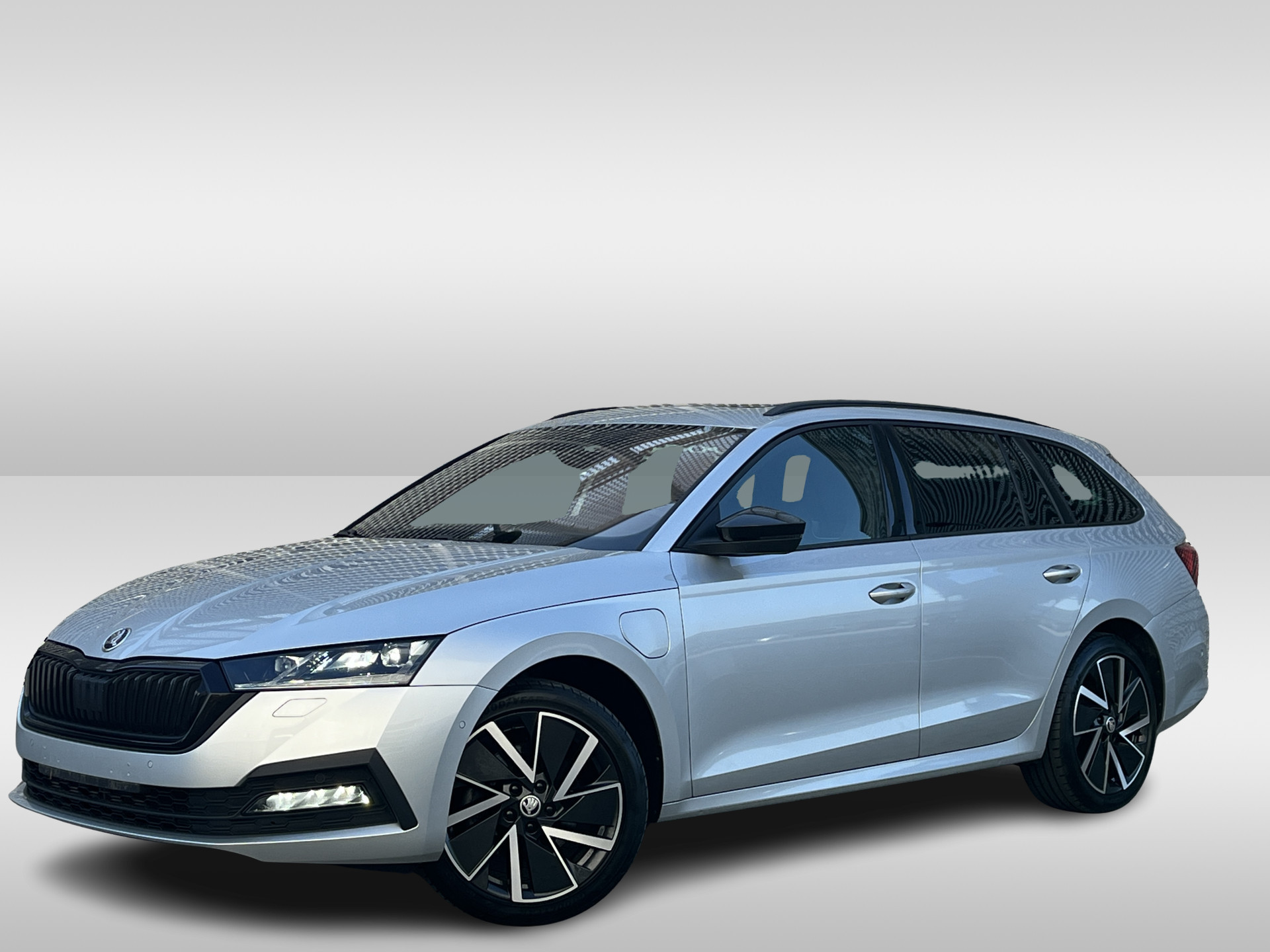 Škoda Octavia Combi 1.4 TSI iV PHEV 204PK Style / Panoramadak / Memory Seats / Sportline Pakket / Achteruitrijcamera / Stuur + Stoelverwarming / Elektrische Achterklep **