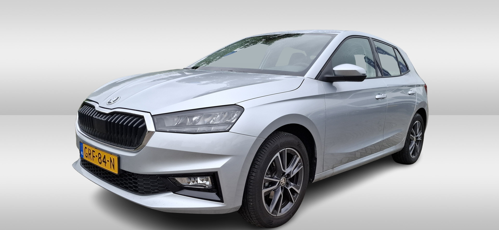 Škoda Fabia 1.0 TSI Essence Cruise control / PDC /  LED / LMV 