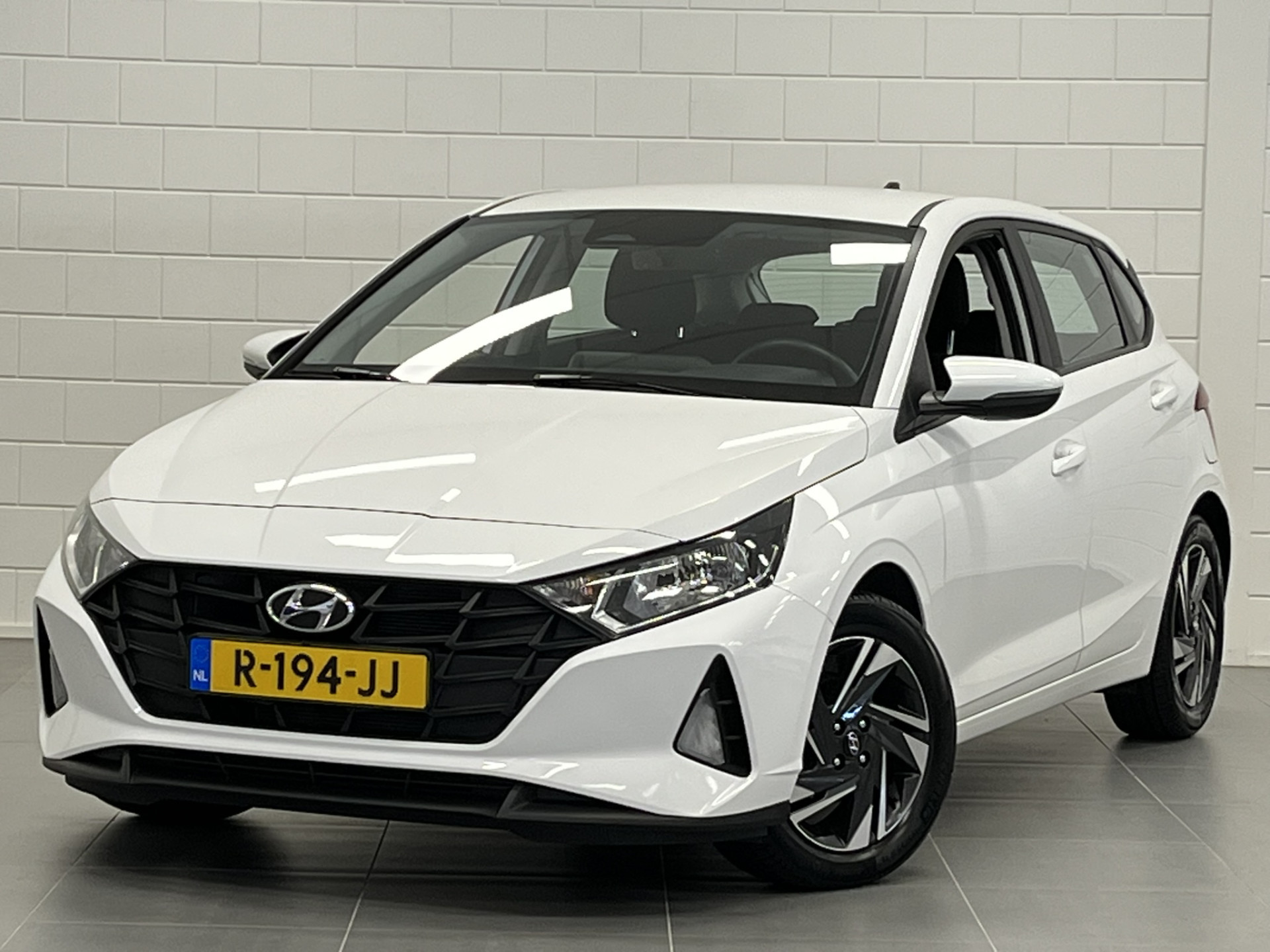 Hyundai i20 1.2 MPI Comfort APPLE / ANDROID NAVIGATIE | PARKEERCAMERA | LICHTMETALEN VELGEN