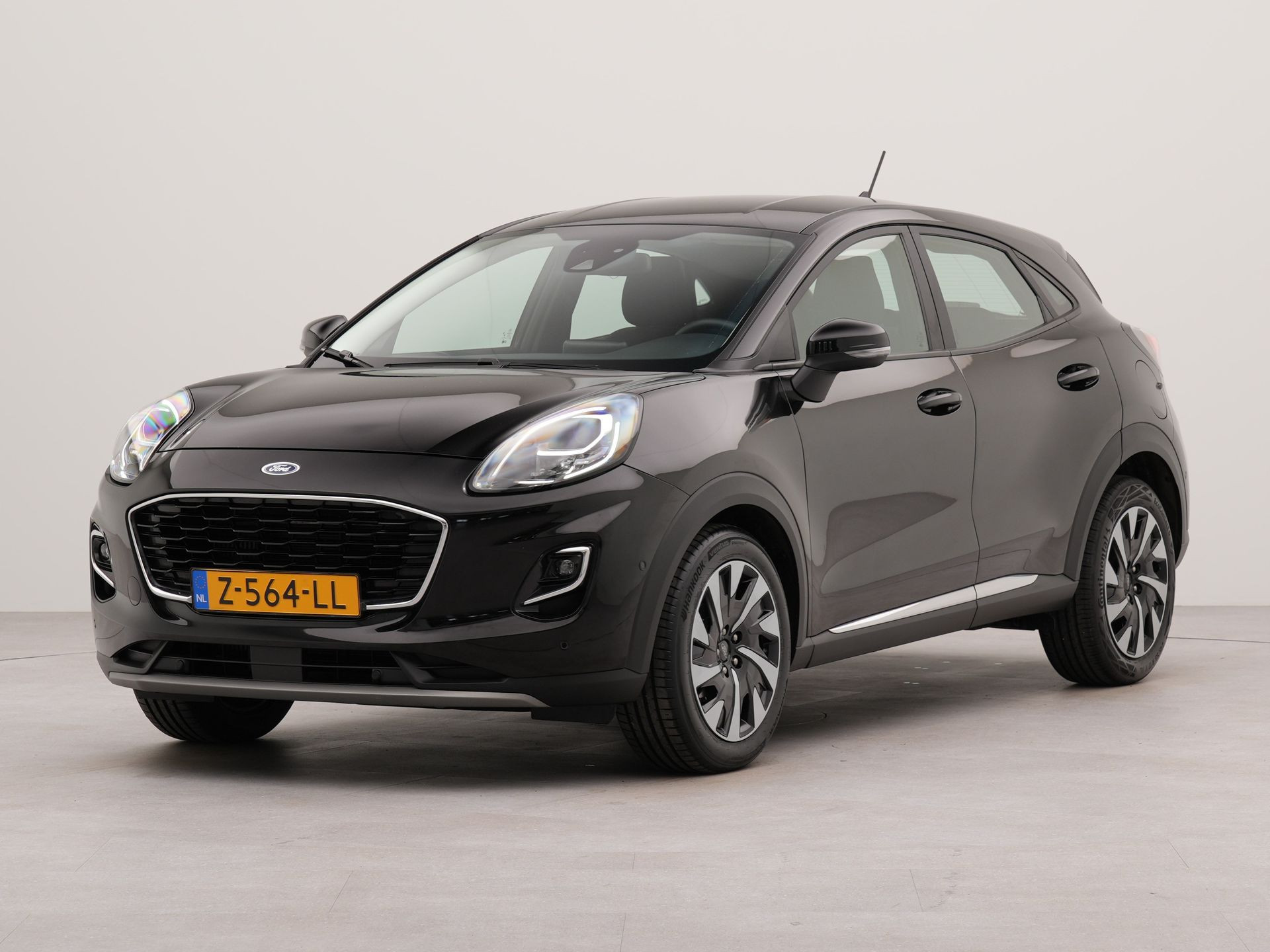 Ford Puma 1.0 EcoBoost Hybrid Titanium | Apple carplay - android auto | Achteruitrij camera | Bluetooth | Connected services | Navigatie | Parkeersensoren voor en achter | Cruise control |
