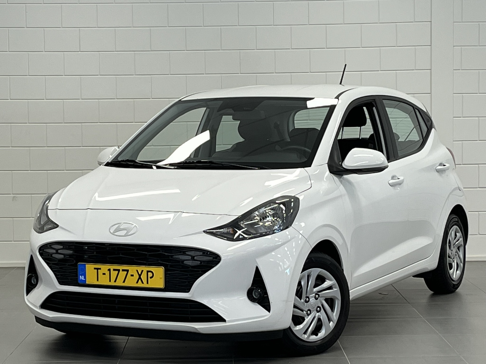 Hyundai i10 1.0 Comfort APPLE / ANDROID NAVIGATIE | AIRCO | ZUINIGE AUTO!