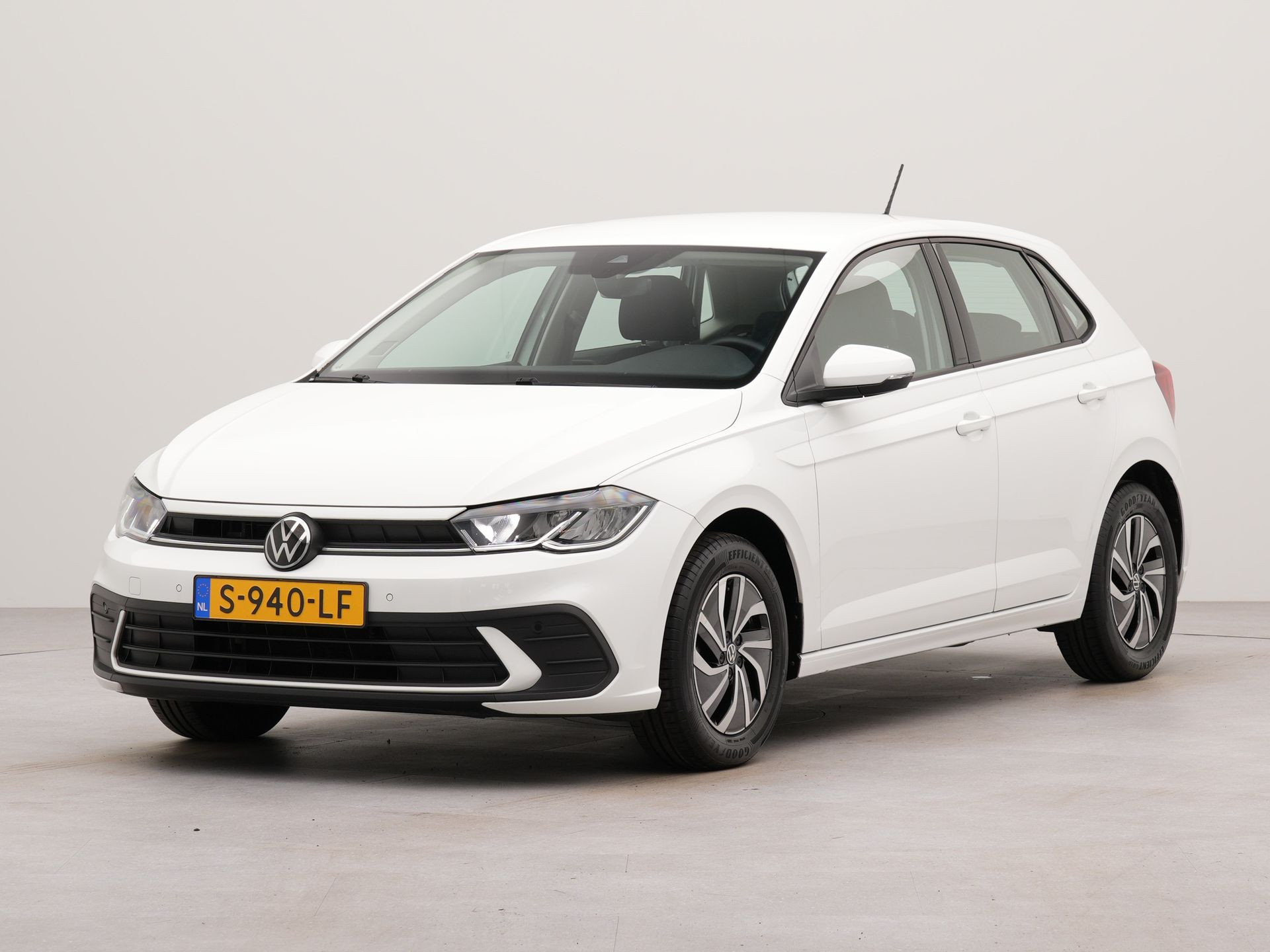 Volkswagen Polo 1.0 TSI Life Business | Apple Carplay | Navigatie | Parkeersensoren voor en achter | Voorstoelen verwarmd | Cruise control | Connected services |