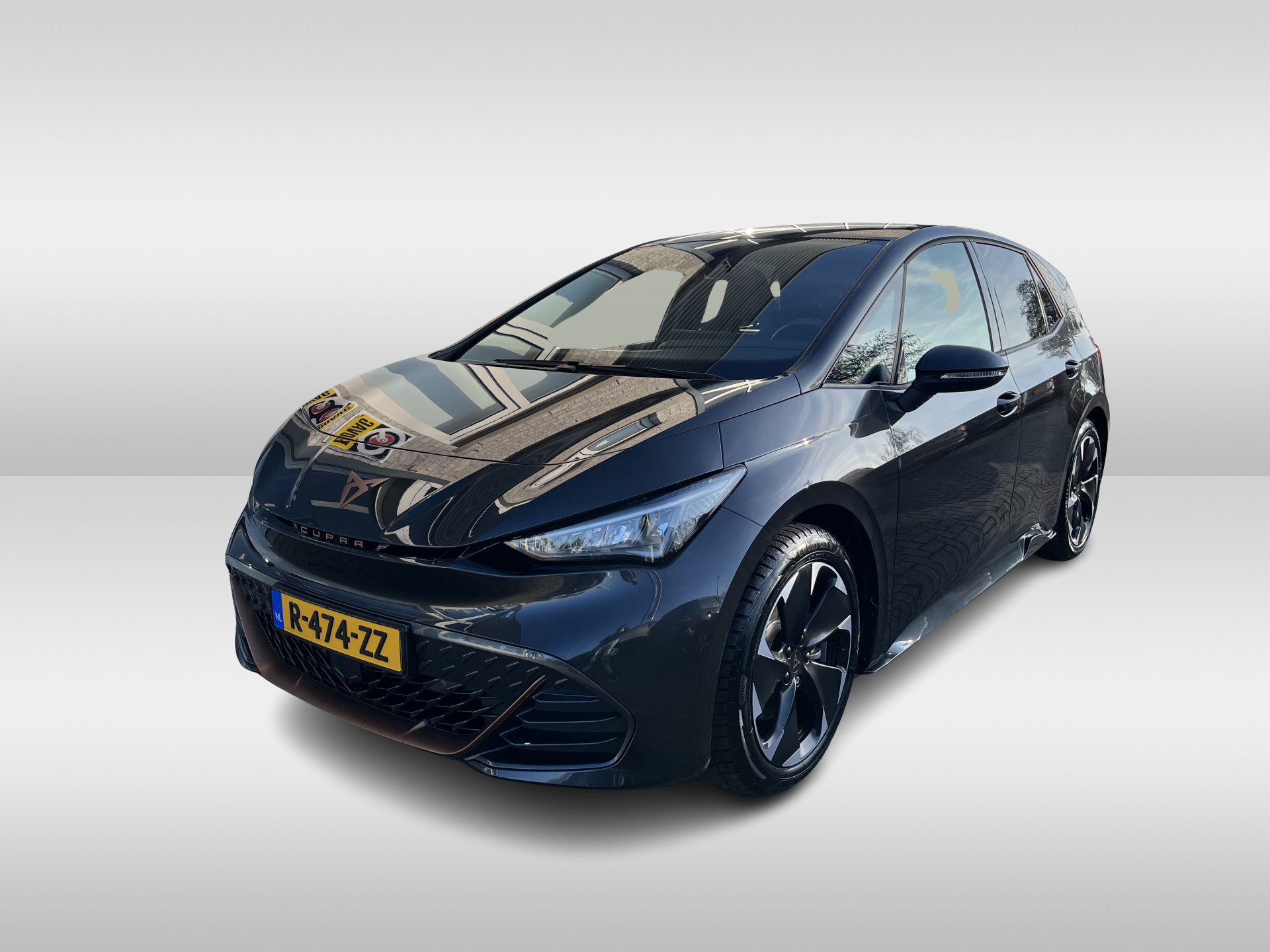CUPRA Born Essential 62 kWh / 91% SOH/ AUTOMAAT/ PARK. SENSOREN V+A/ FULL LINK/ DAB/ RIJ-MODI/ LANE-ASSIST/ GETINT GLAS/ NAVI/ CLIMA/ ISOFIX/ 19