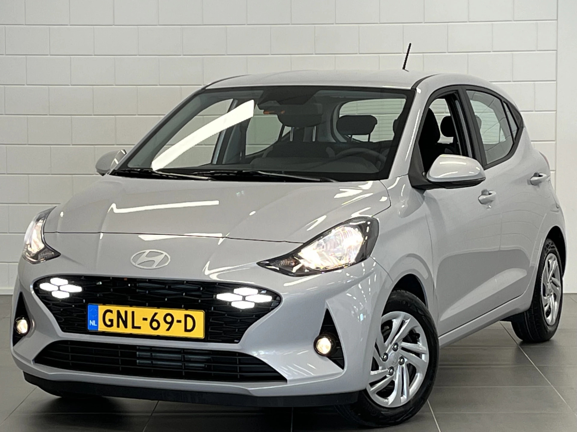 Hyundai i10 1.0 Comfort Smart 5-zits NAVIGATIE | CRUISE CONTROL | DEMO BESCHIKBAAR VANAF 30-04-2025
