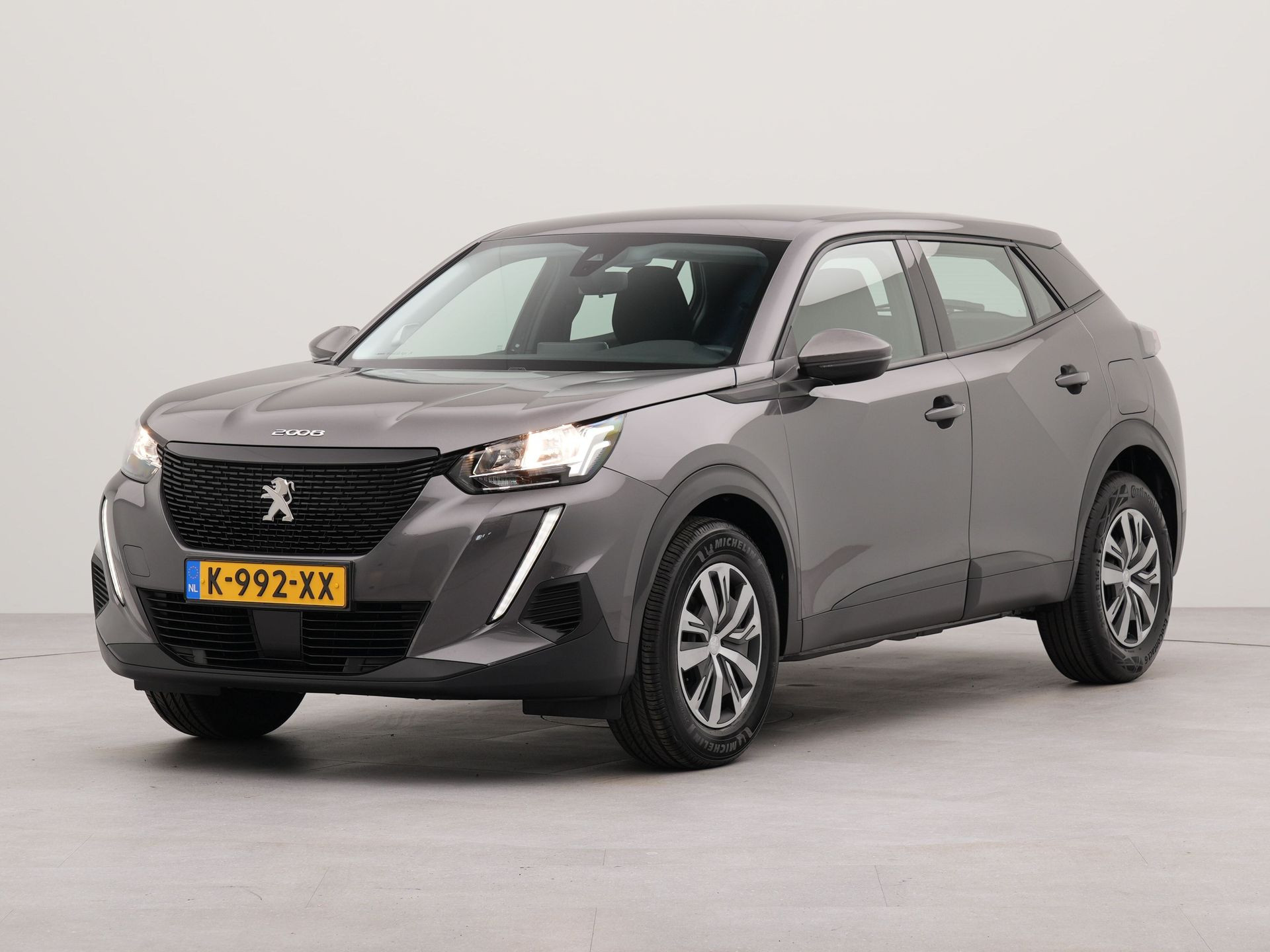 Peugeot 2008 1.2 PureTech Active | Apple Carplay | Navigatie | Bluetooth | Parkeersensoren achter |