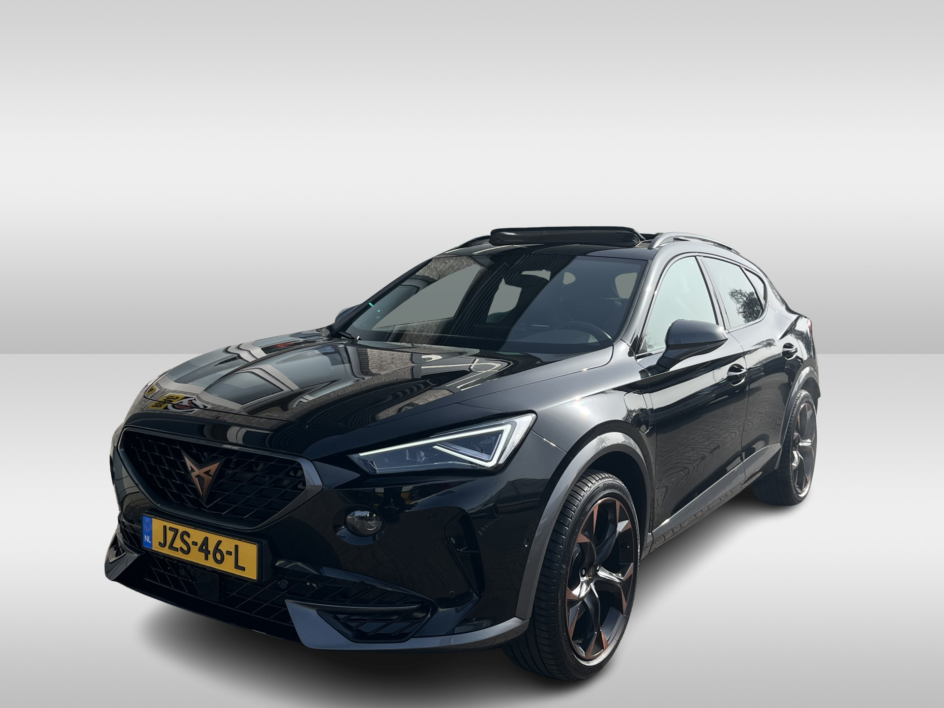 CUPRA Formentor 1.4 e-Hybrid VZ Performance / AUTOMAAT/ PANO/ BEATS/ 245PK/ ELEK.KLEP/ STUUR+STOELVERWARM./ PARK.SENSOR.V+A/ CAMERA/ ACC/ DODEHOEK/ FULL LINK/ KEYLESS/ DIGITAL DASH/ NAVI/ DAB/ CLIMA/ RIJ-MODI/ ISOFIX/ 19'' LMV