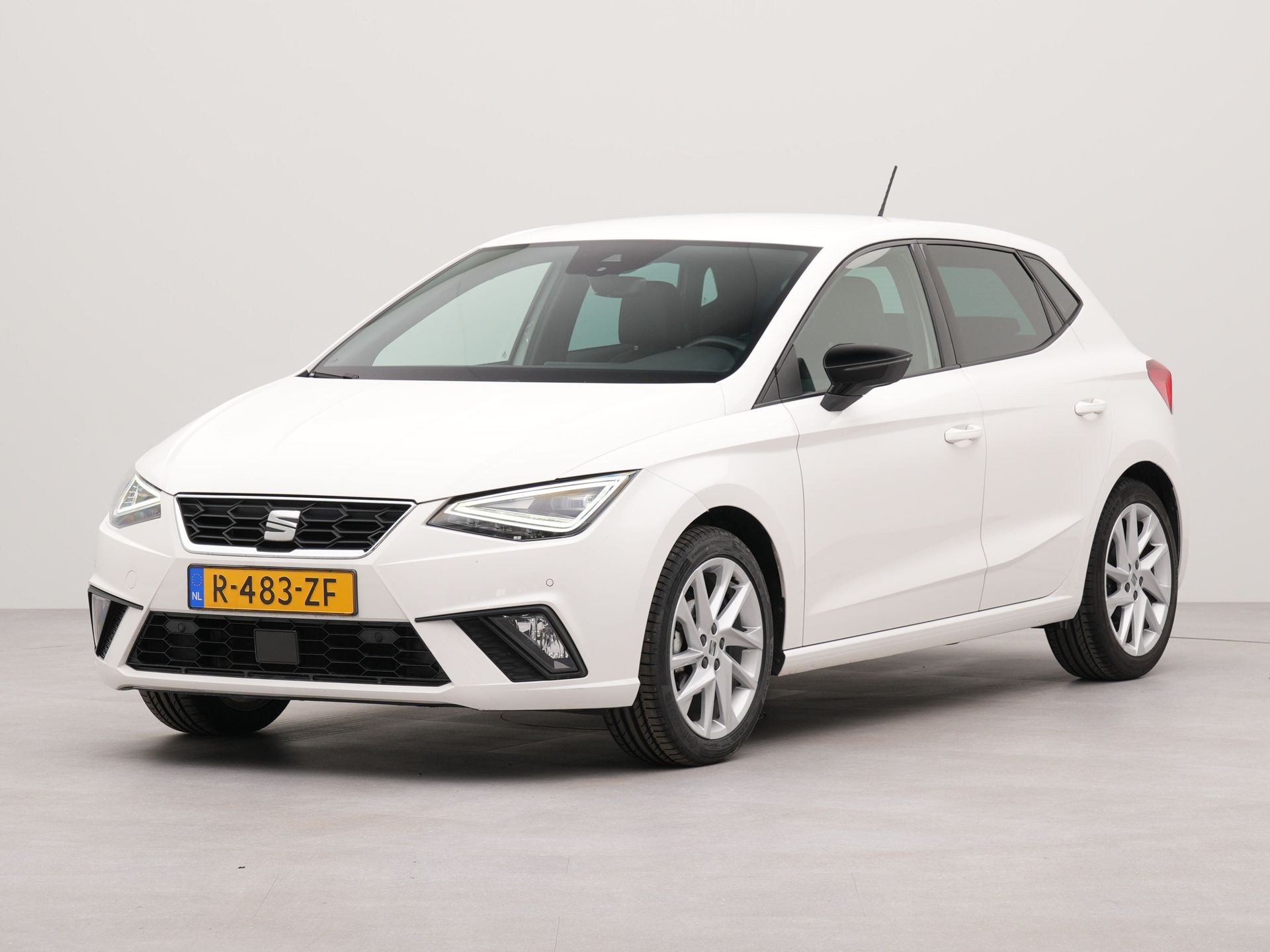 SEAT Ibiza 1.0 EcoTSI FR Business Connect | Appconnect | Bluetooth | Achteruitrij camera | Parkeersensoren voor en achter |