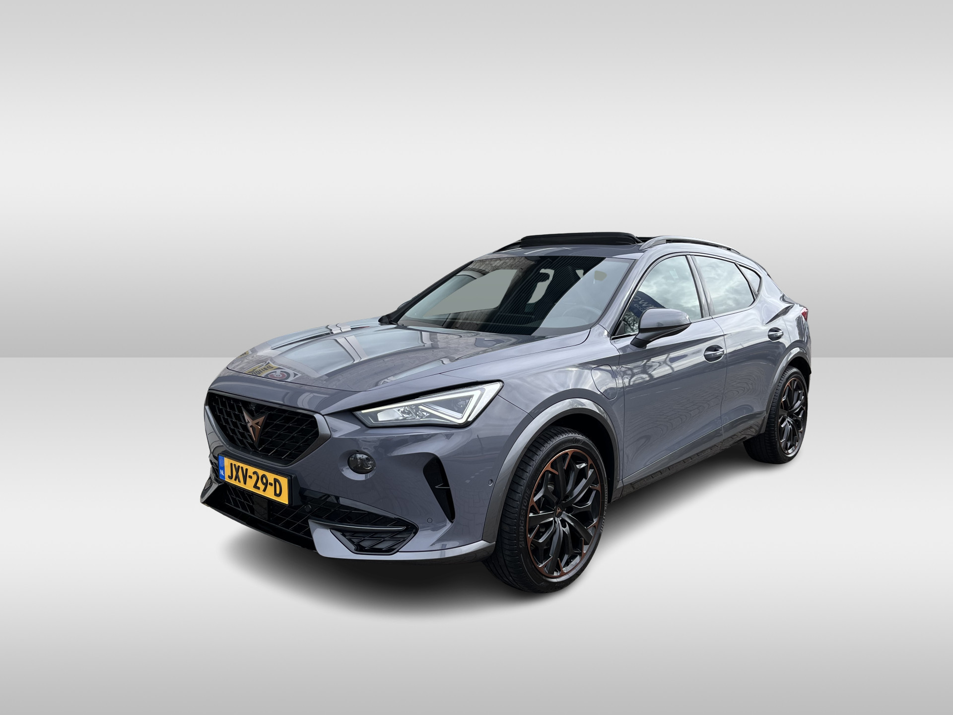 CUPRA Formentor 1.4 e-Hybrid VZ Performance / AUTOMAAT/ 245 PK/ PANODAK/ KEYLESS/ ELEK.ACHTERKLEP/ BEATS AUDIO/ ADAPTIVE CRUISE/ NAVI/ DAB/ SMARTLINK/ STUUR+STOELVERWARMING/ 360 CAMERA/ PARK.SENSOREN V+A/ 19'' LMV