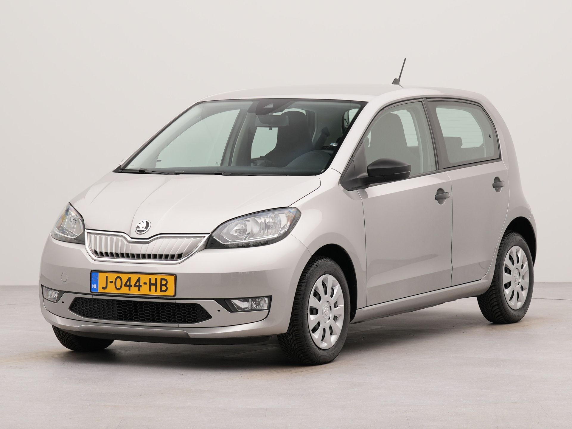 Škoda Citigo e-iV EV Ambition | SoH 95,4 % | Bluetooth | Airco | Cruise control | Parkeersensoren achter | Voorstoelen verwarmd | Dab |