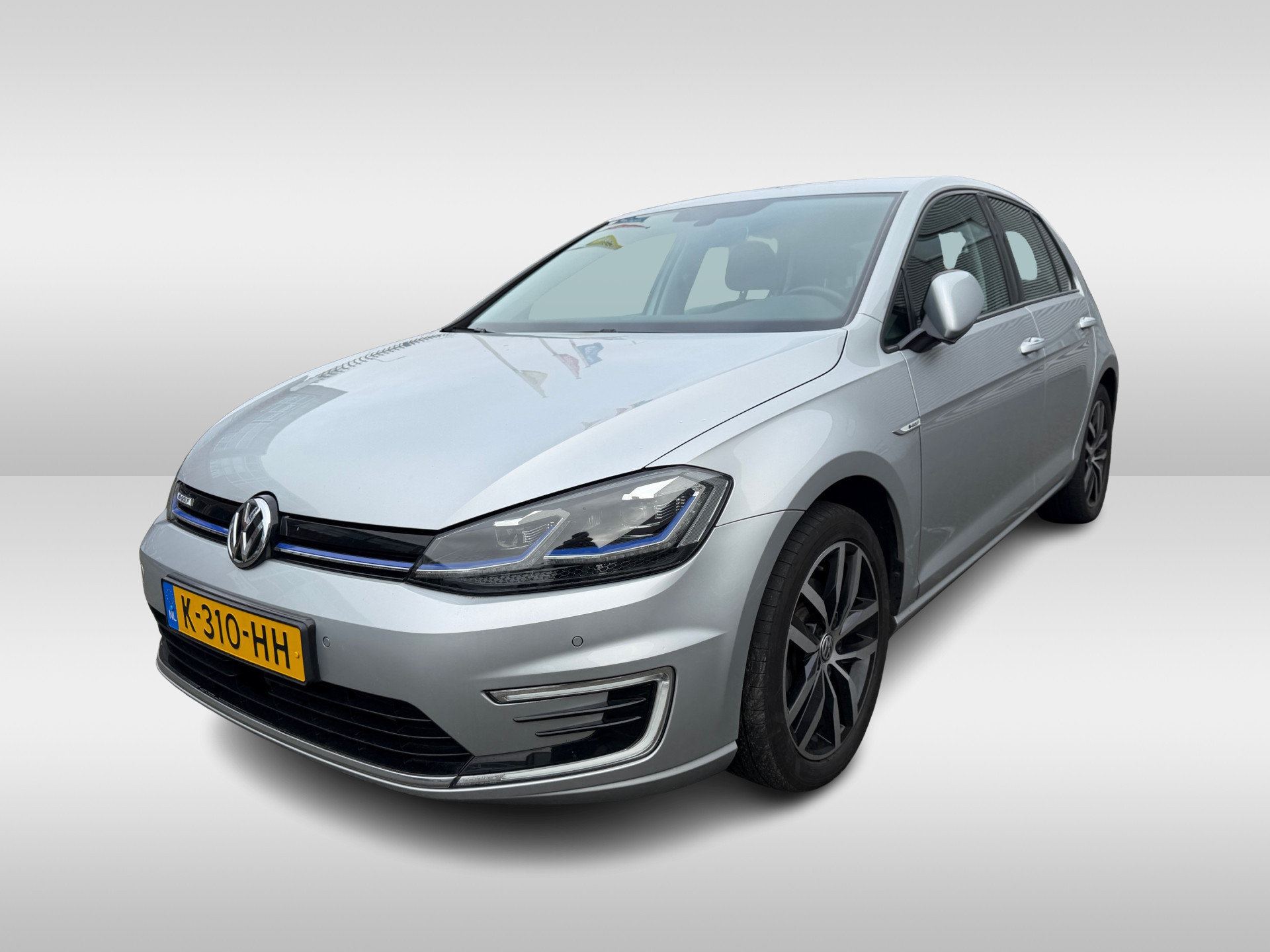 Volkswagen e-Golf E-DITION / LED / Virtual cockpit / Navigatie / Climate control / Parkeersensoren V+A / 17''LMV Warmtepomp!