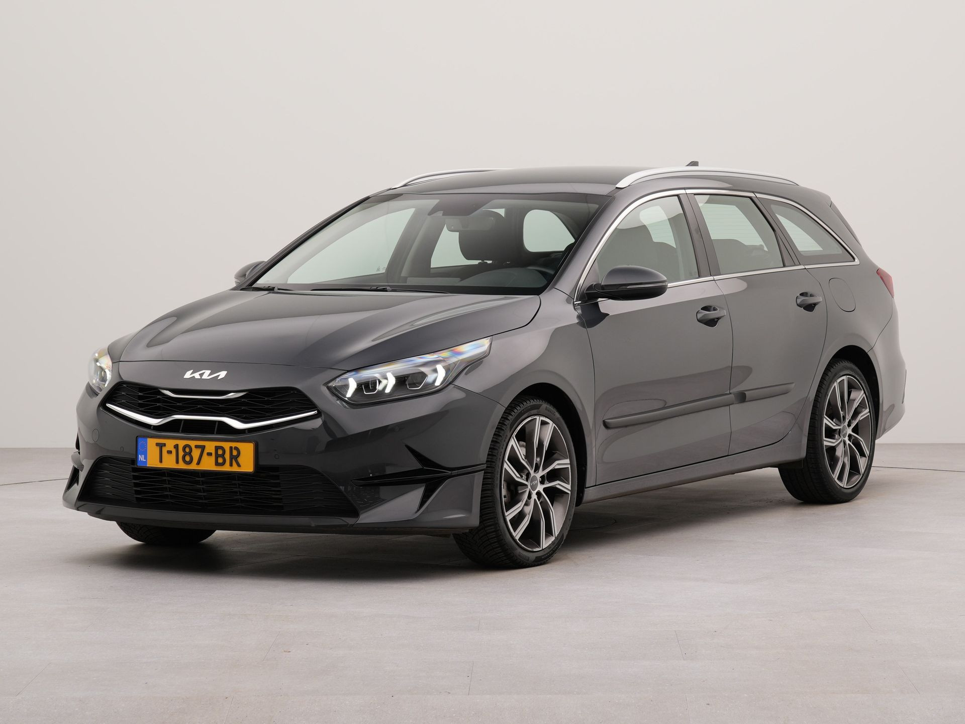 Kia Ceed Sportswagon 1.0 T-GDi MHEV DynamicLine | Apple carplay | Navigatie | Achteruitrij camera | Parkeersensoren achter | Spraakbediening |