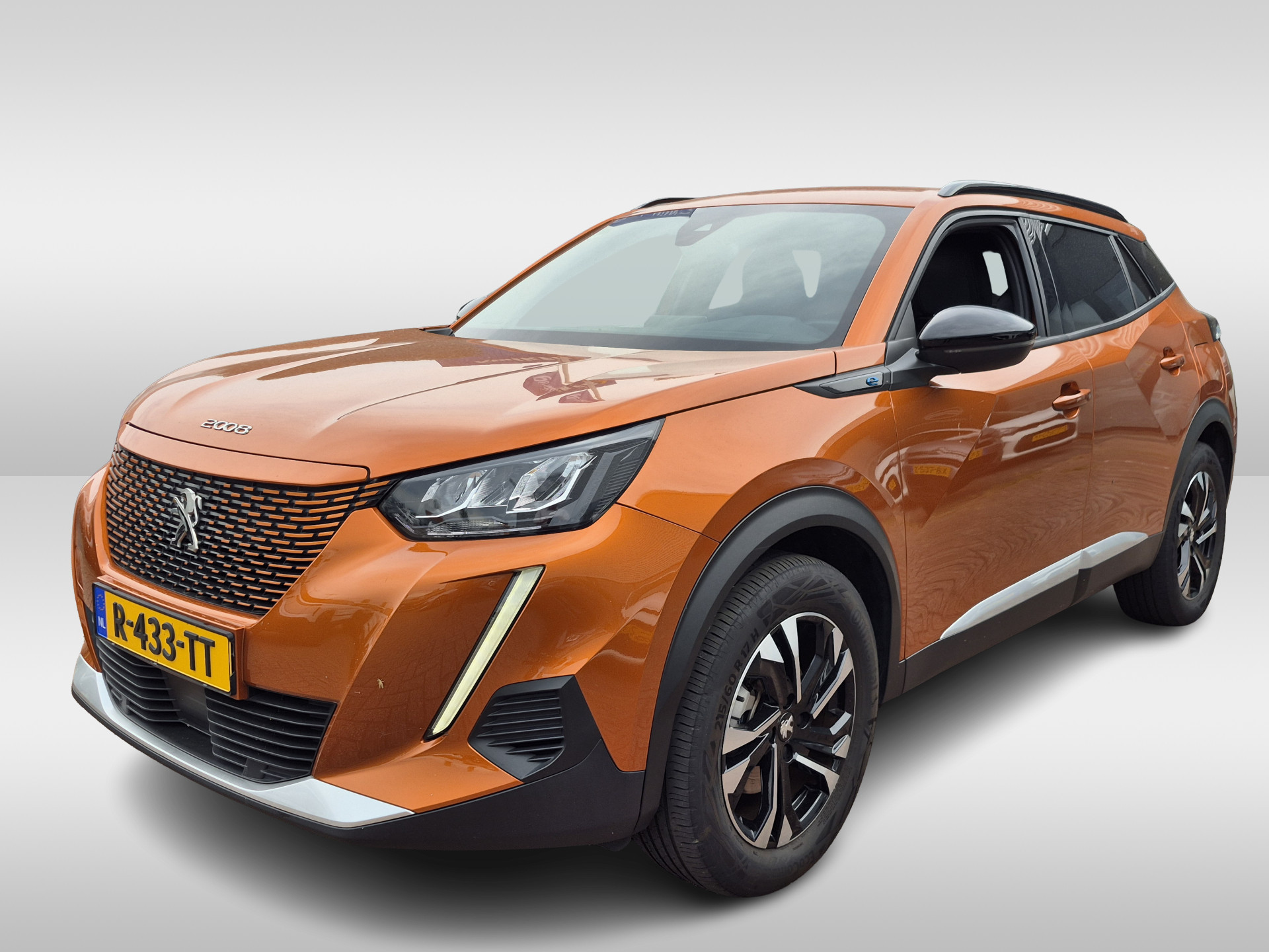 Peugeot e-2008 EV Allure 50 kWh | 3- Fase | Parkeersensoren | Climate Control | Cruise Control | Navigatie via Apple Carplay of Android Auto |