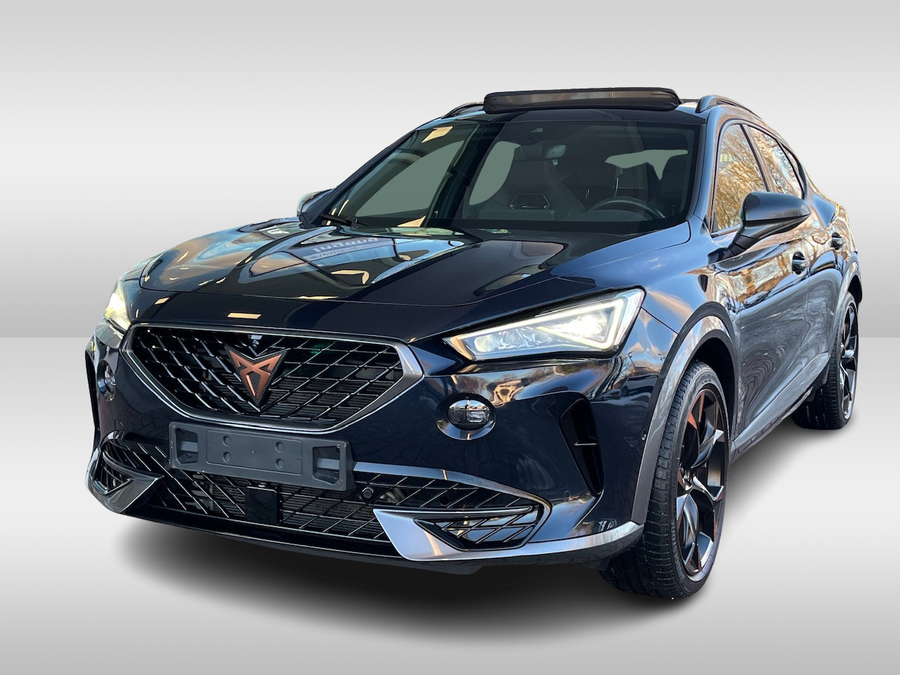 CUPRA Formentor 1.4 e-Hybrid 245PK VZ Performance / Kuipstoelen / Panoramadak / Elec trekhaak / App. connect / 360 camera / 19'' LMV