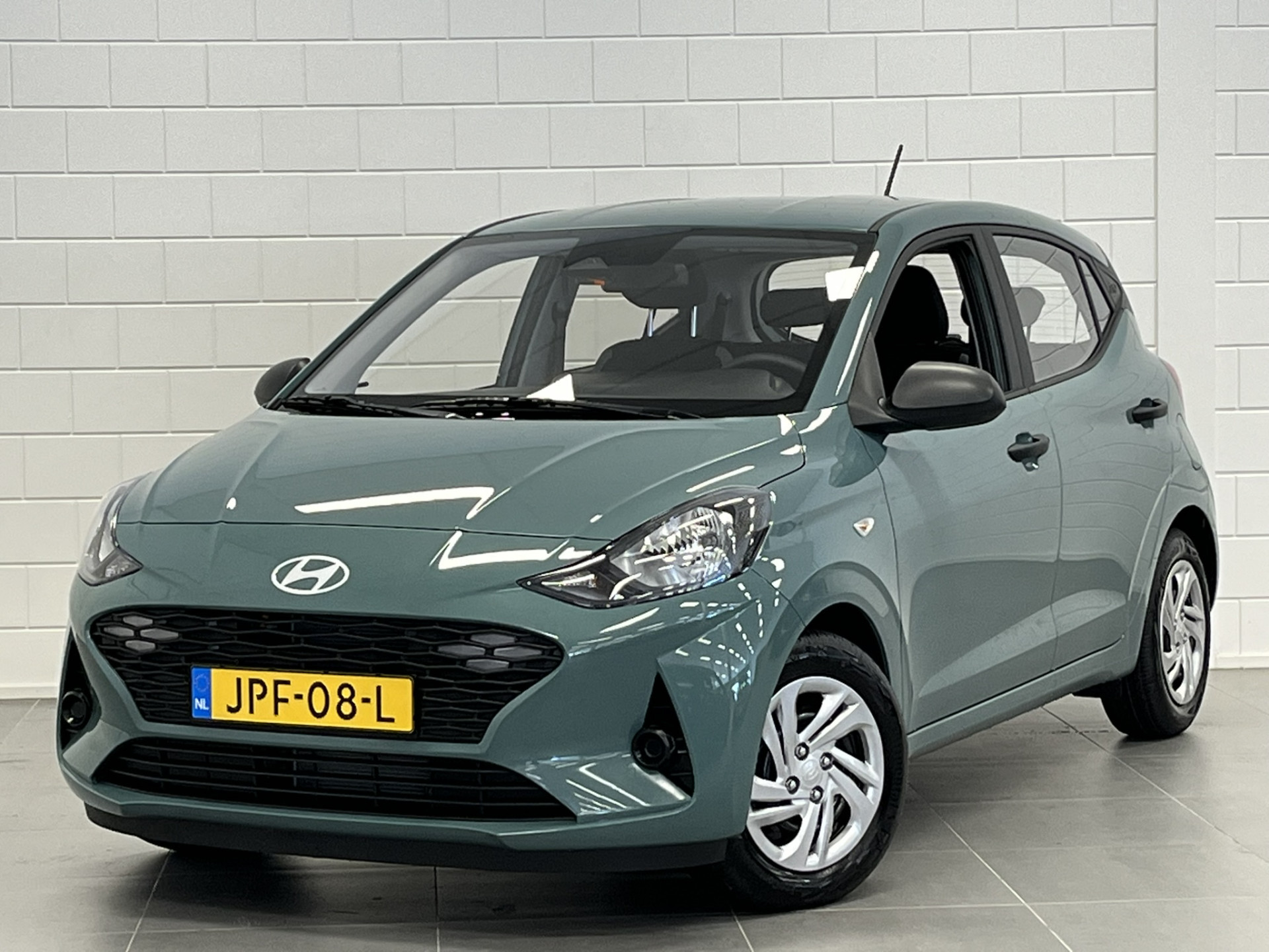 Hyundai i10 1.0 Comfort NAVIGATIE | PARKEERSENSOREN + CAMERA | BESCHIKBAAR VANAF 02-05-2026