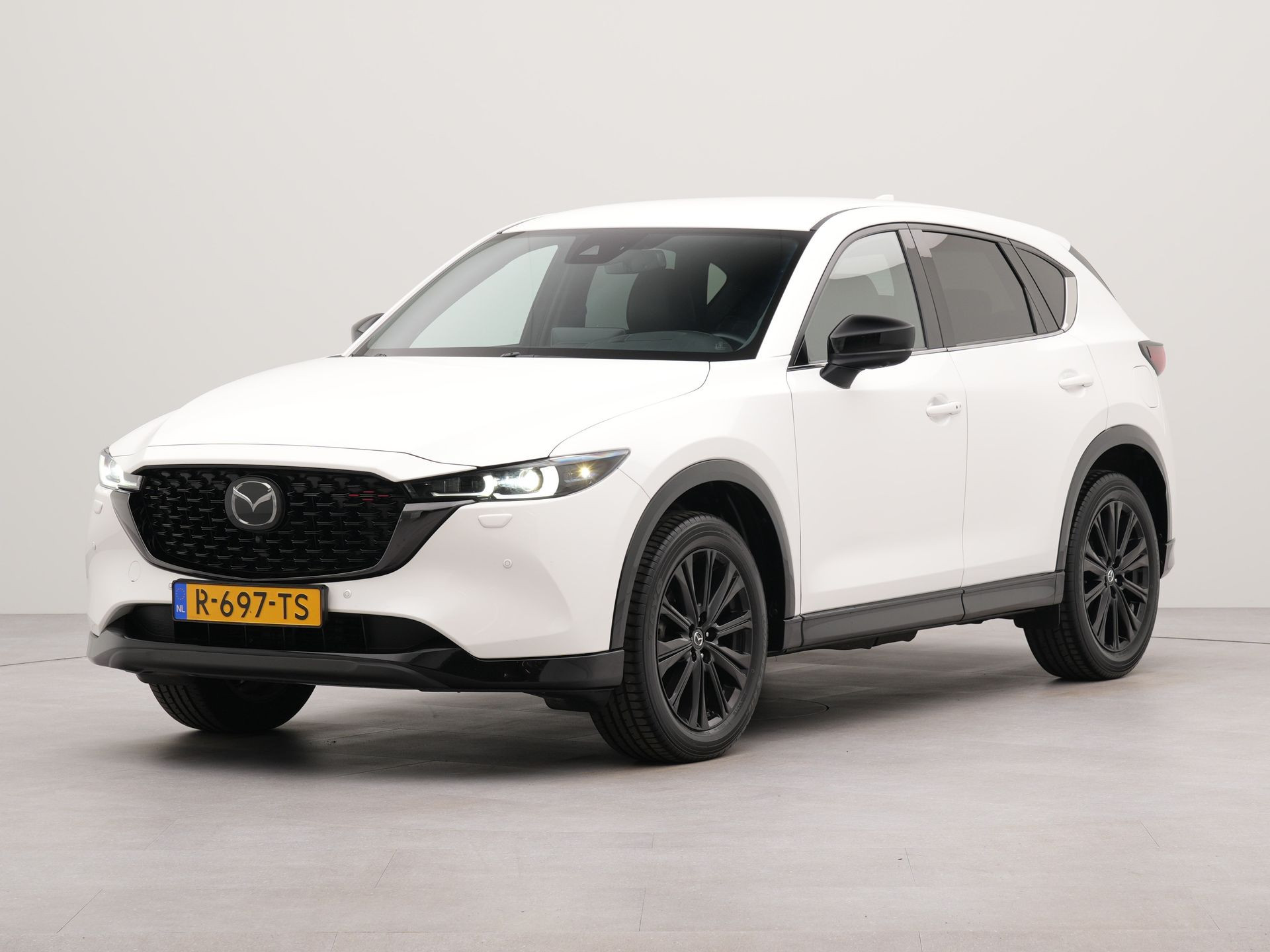 Mazda CX-5 2.0 SkyActiv-G 165 Homura Limited Automaat | Android Auto & Apple Carplay | Keyless Entry & Start | HUD | Voorstoelen en Stuurwiel Verwarmd | Dodehoekdetectie | Trekhaak |